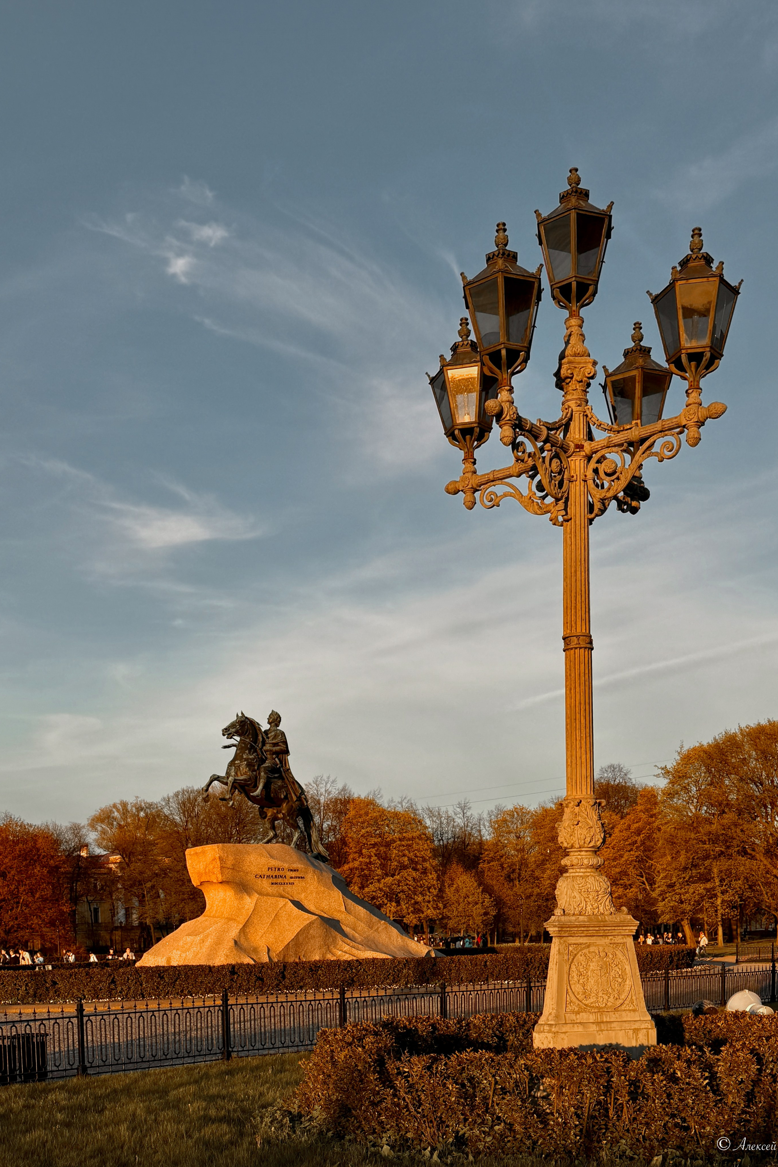 Фотограф на выпускной. Фотосъёмка для школьников и студентов в Санкт-Петербурге. Фотограф Алексей Лукин. Профессиональная фотосъёмка в Санкт-Петербурге. Обработка и Ретушь фотографий