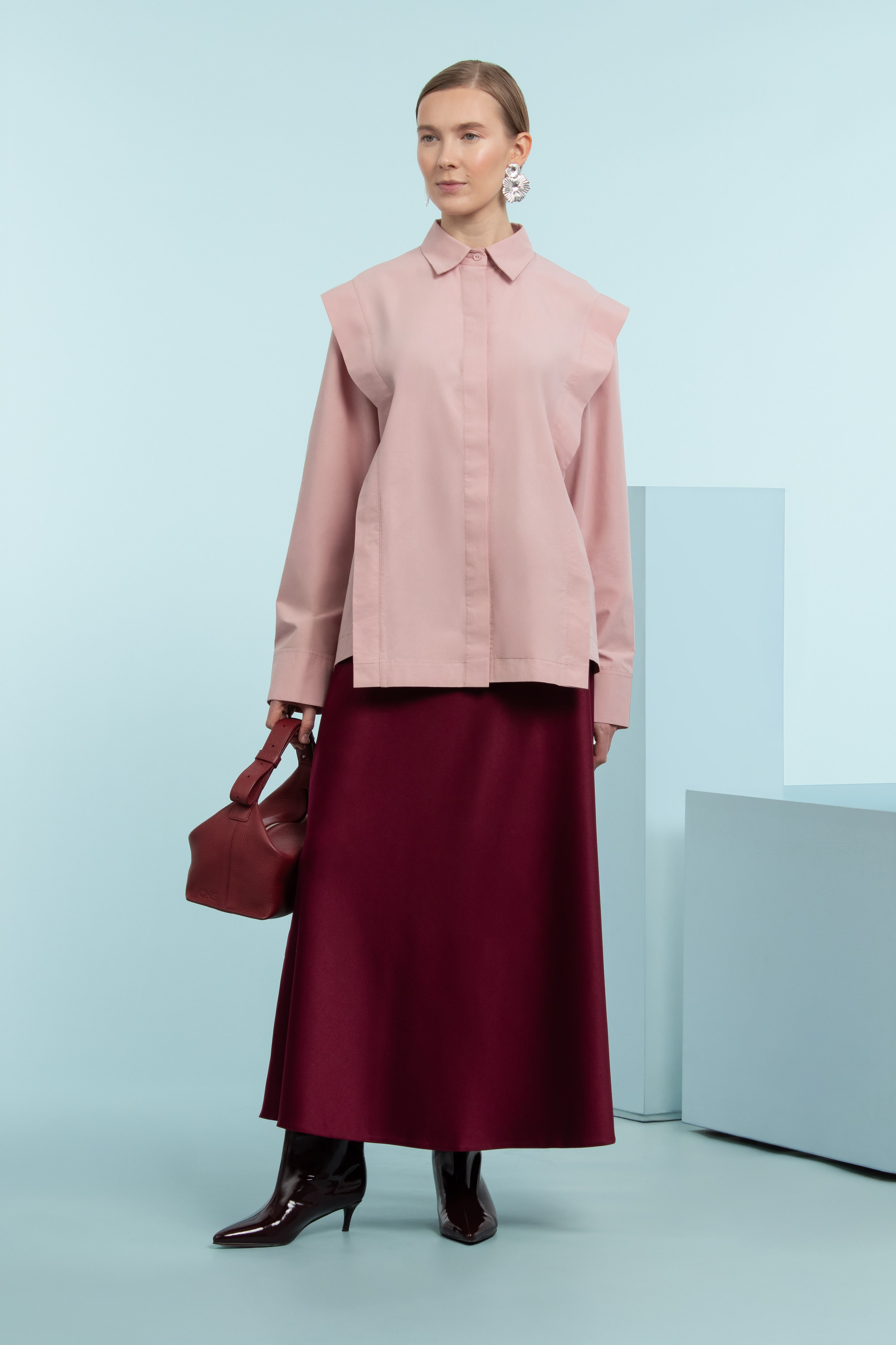 Лукбук весна 2025 |сет-дизайн. Фотограф для брендов в Санкт-Петербурге Шилова Ксения