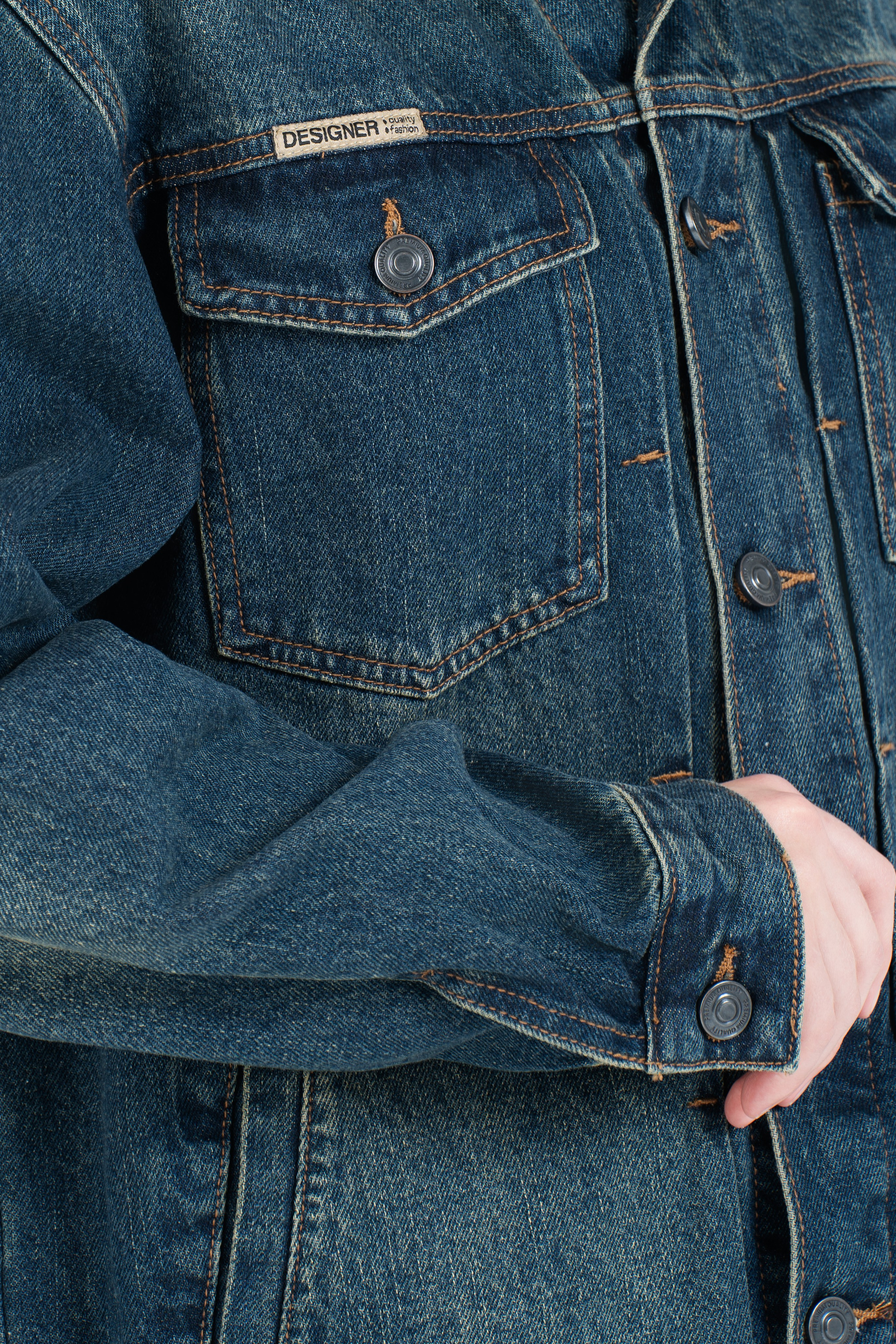 Каталожная съемка джинсовой одежды. Фотограф для брендов в Санкт-Петербурге Шилова Ксения