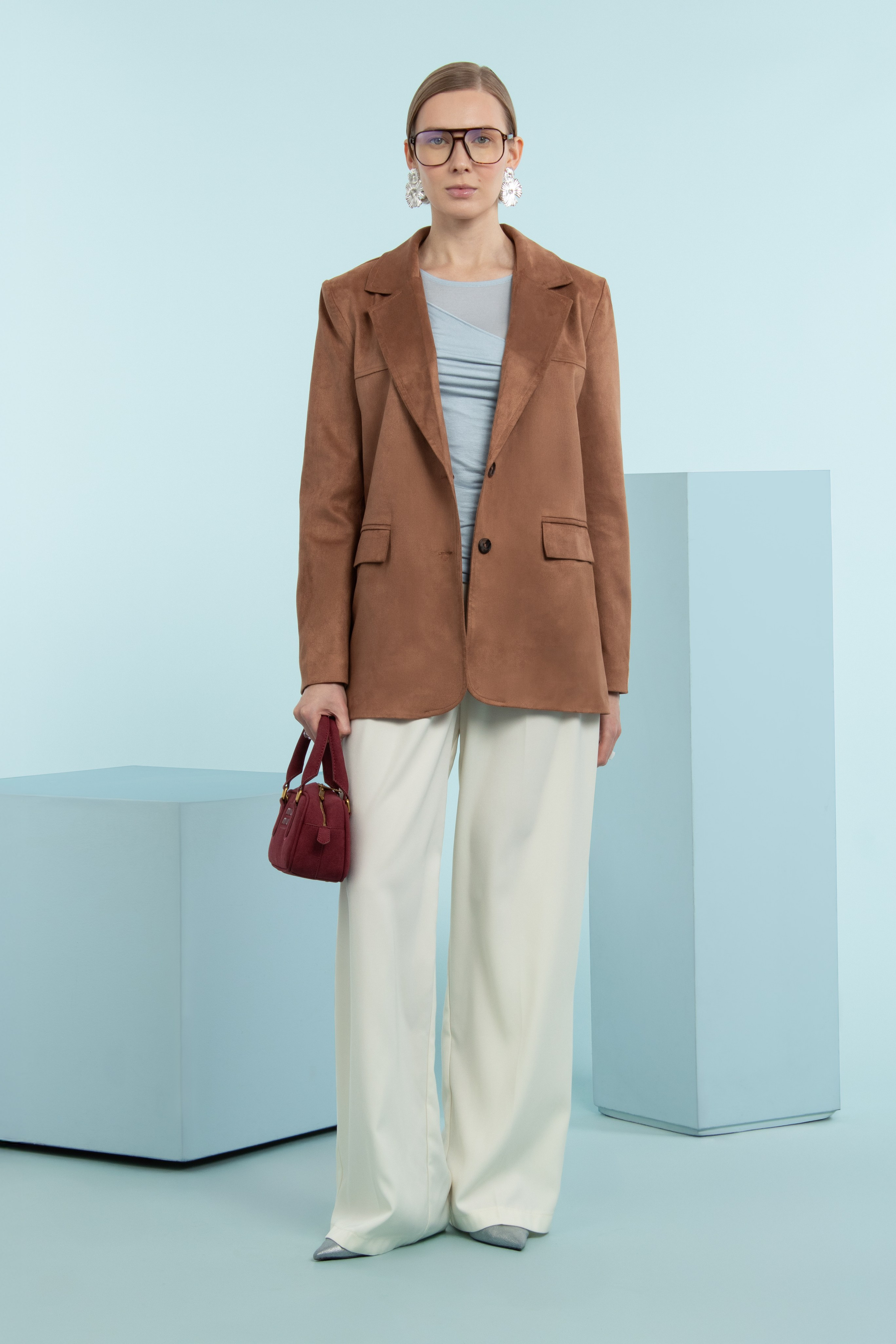 Лукбук весна 2025 |сет-дизайн. Фотограф для брендов в Санкт-Петербурге Шилова Ксения