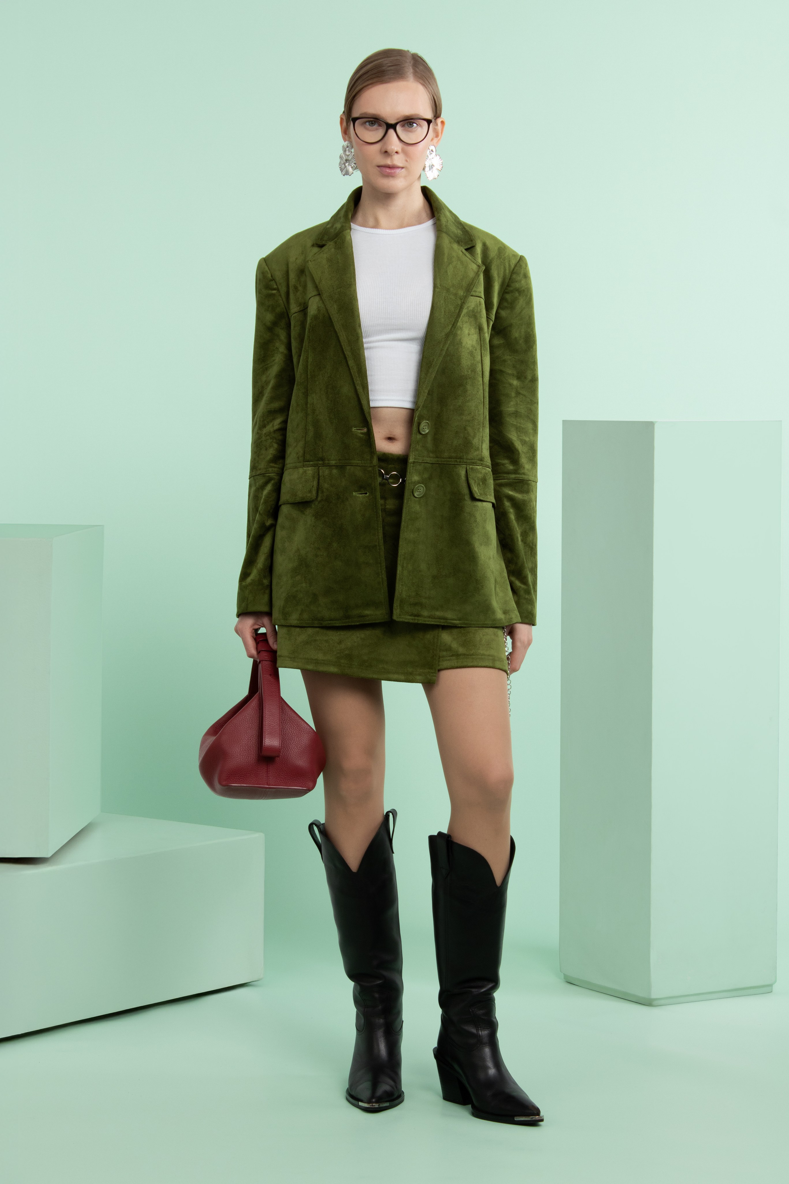 Лукбук весна 2025 |сет-дизайн. Фотограф для брендов в Санкт-Петербурге Шилова Ксения