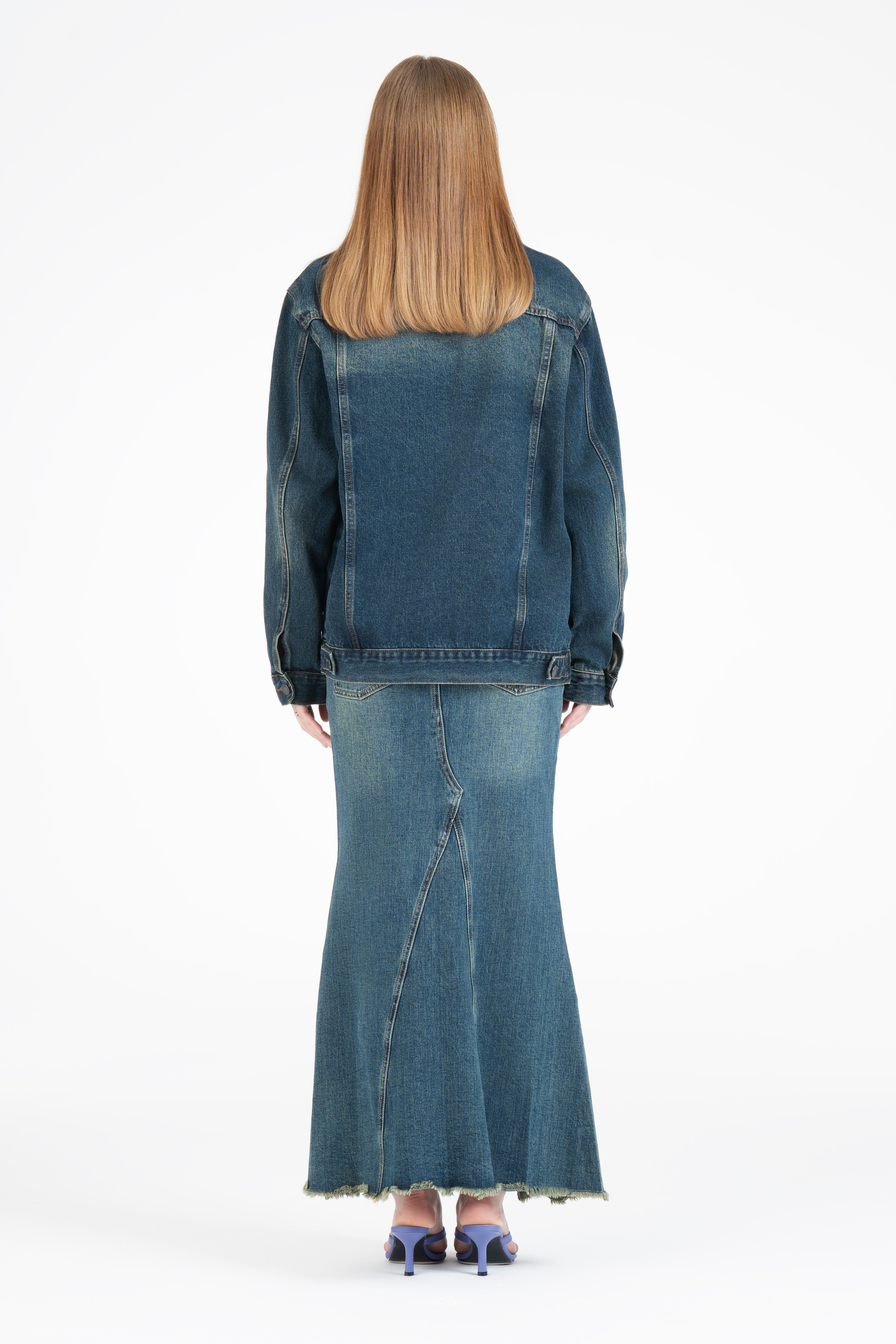 Каталожная съемка джинсовой одежды. Фотограф для брендов в Санкт-Петербурге Шилова Ксения