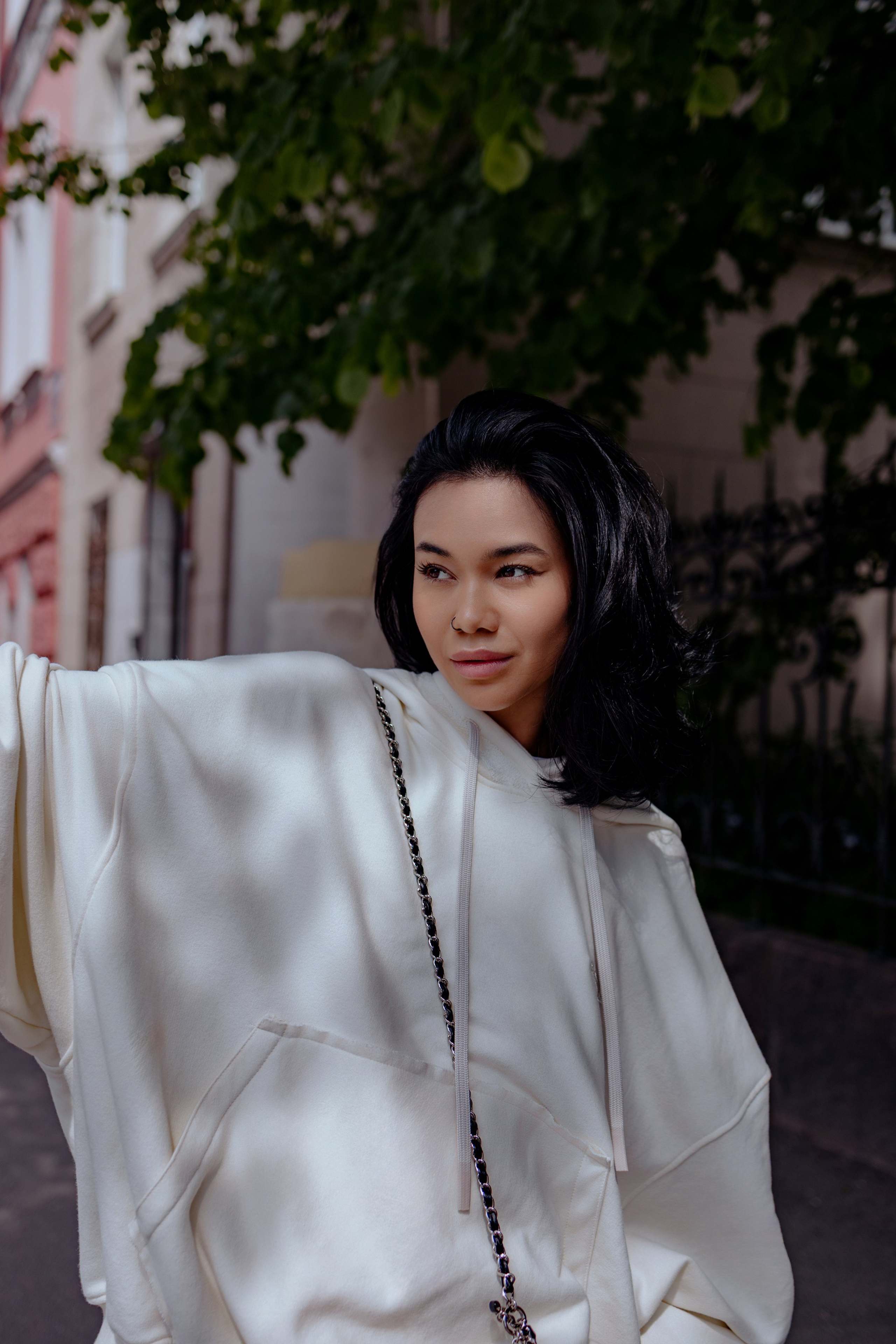 Атмосферное фото Леры в стиле street-fashion