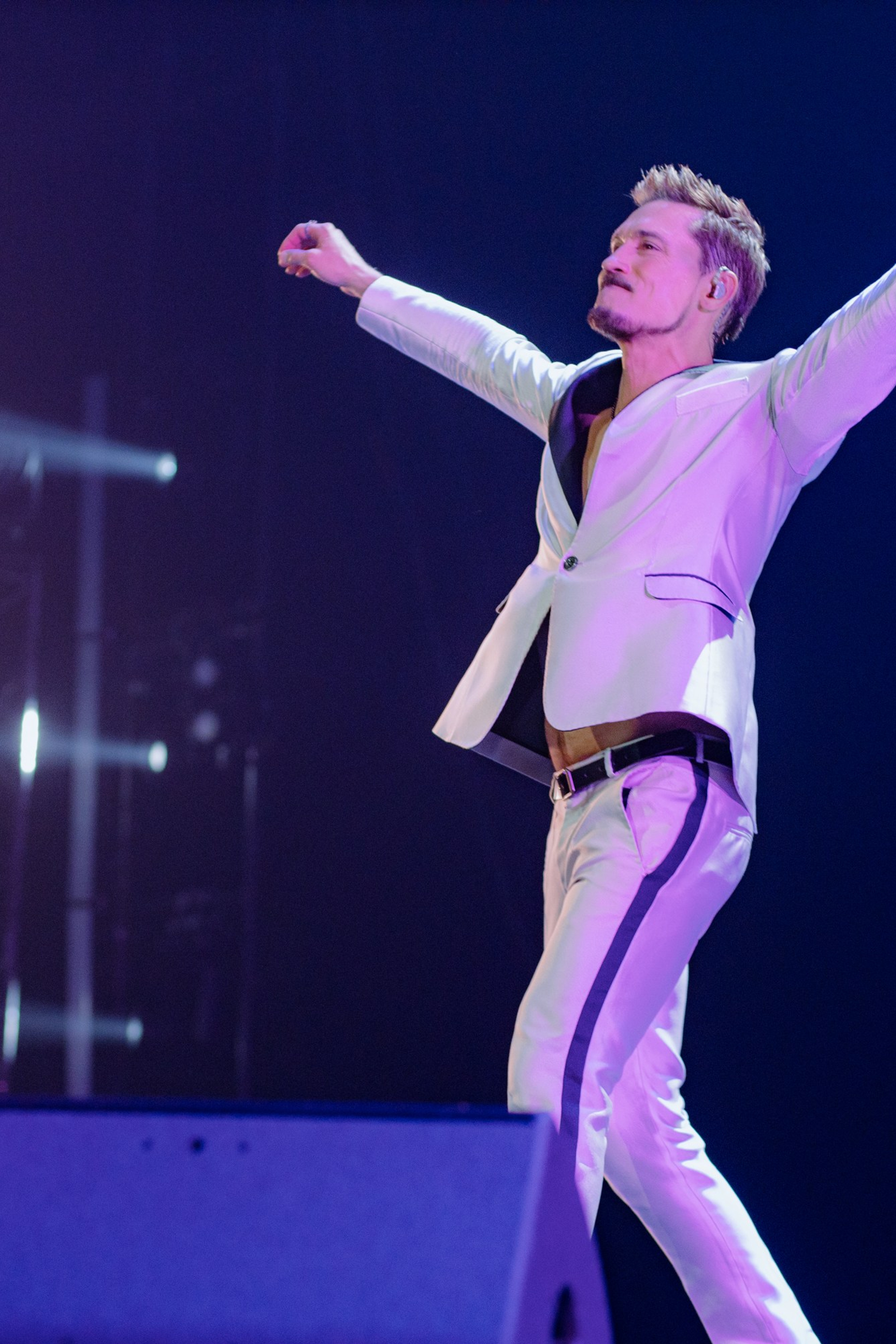 Просто капля сценической магии, софиты и мощный звук. Фотограф и видеограф в Санкт-Петербурге Александра Флотская