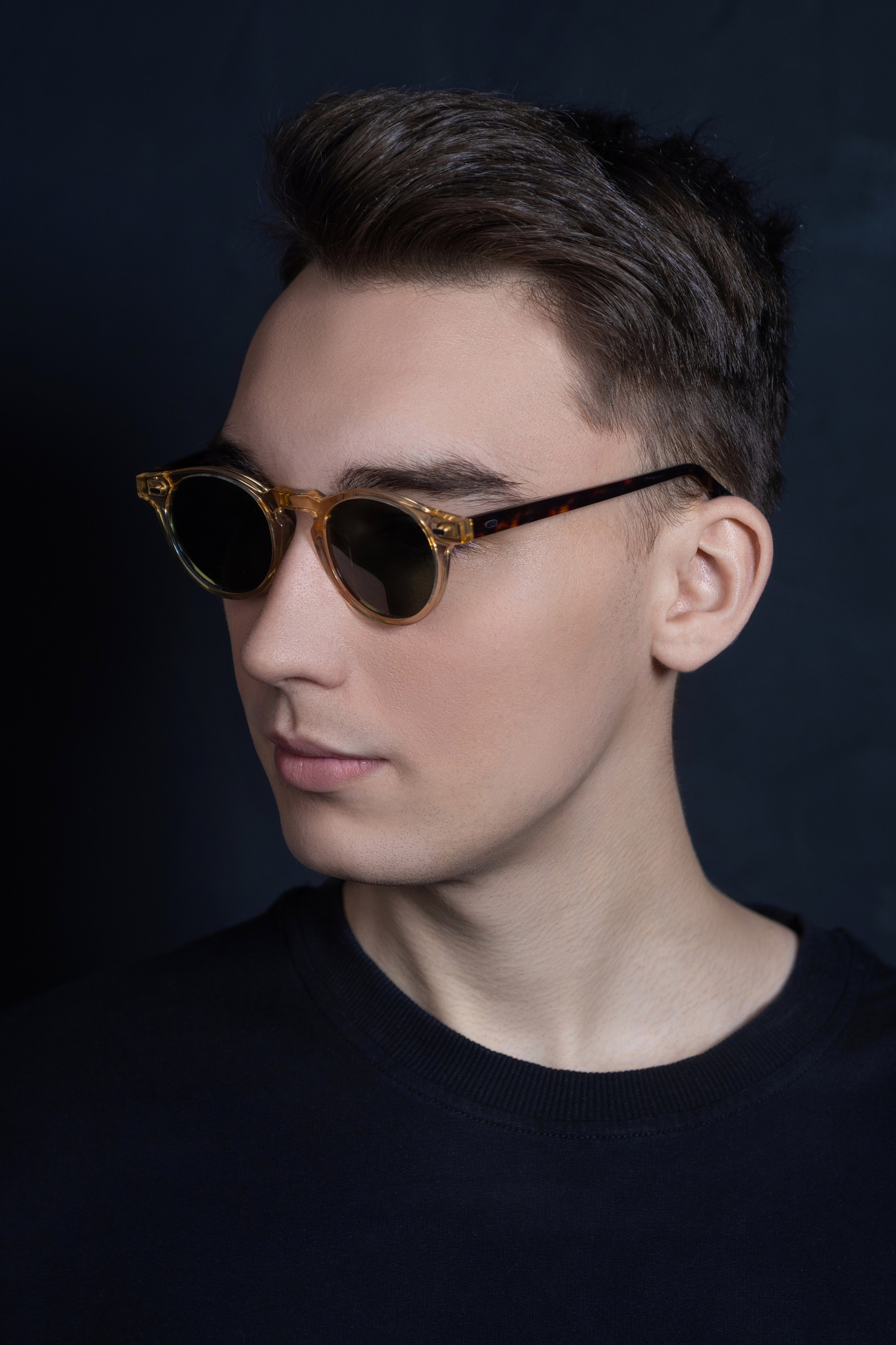 Portrait photographer, wedding photographer, studio photographer, love story photo shoot, concert photographer, reportage photographer, commercial photographer, fashion photographer, worldwide photographer, subject photographer