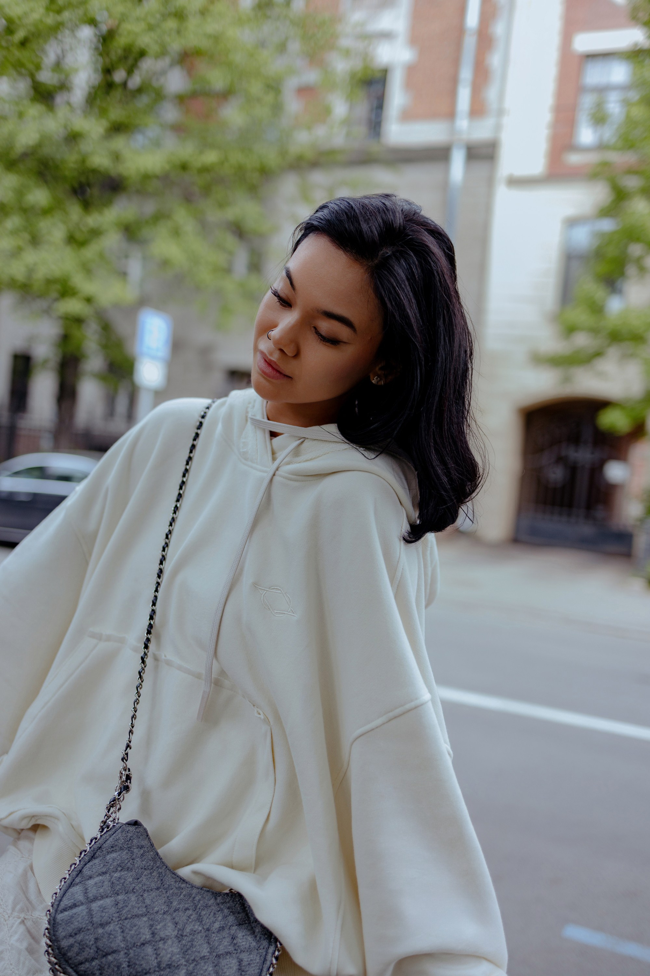 Атмосферное фото Леры в стиле street-fashion