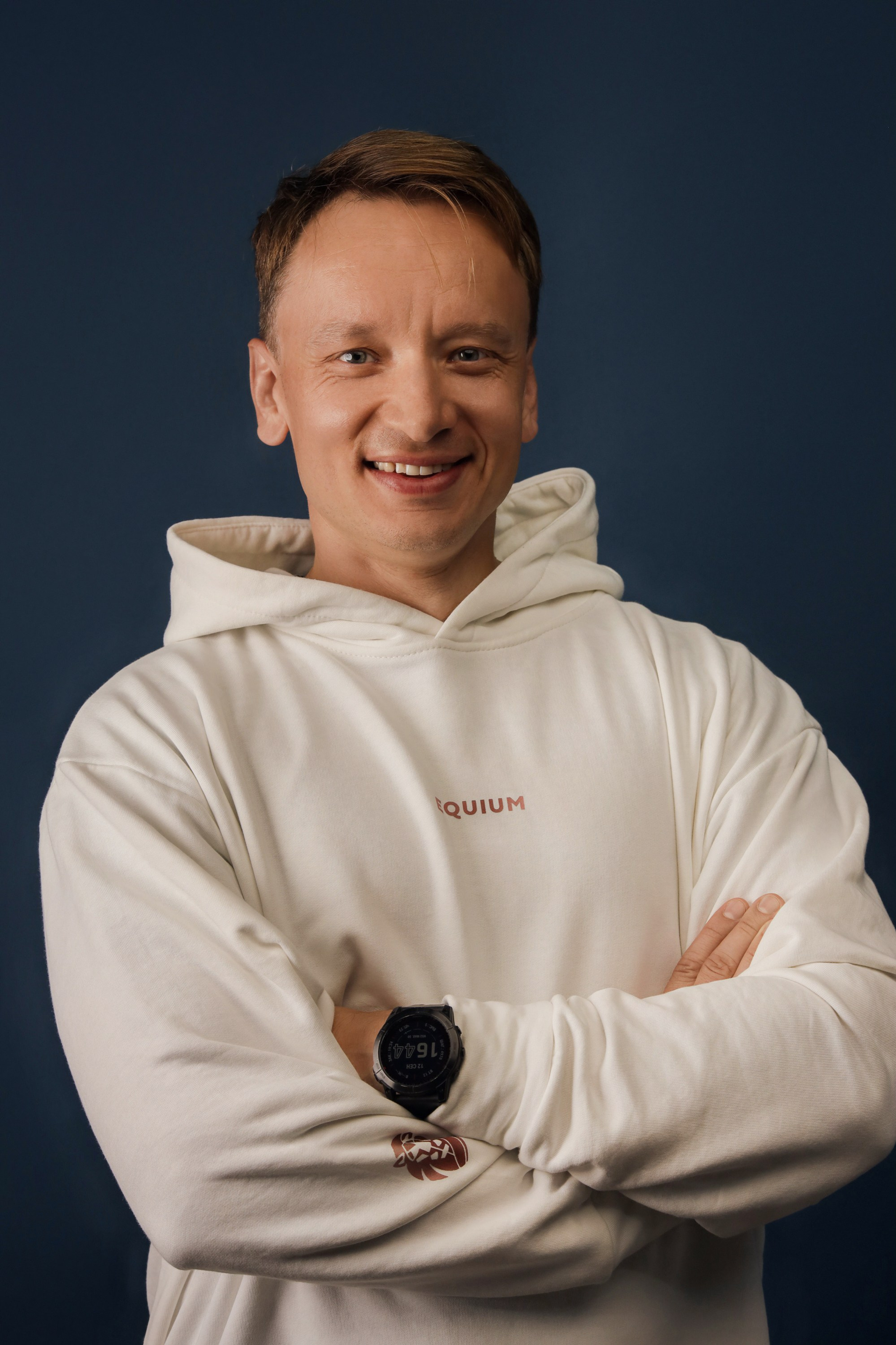 деловой портрет мужчины с направленным светом