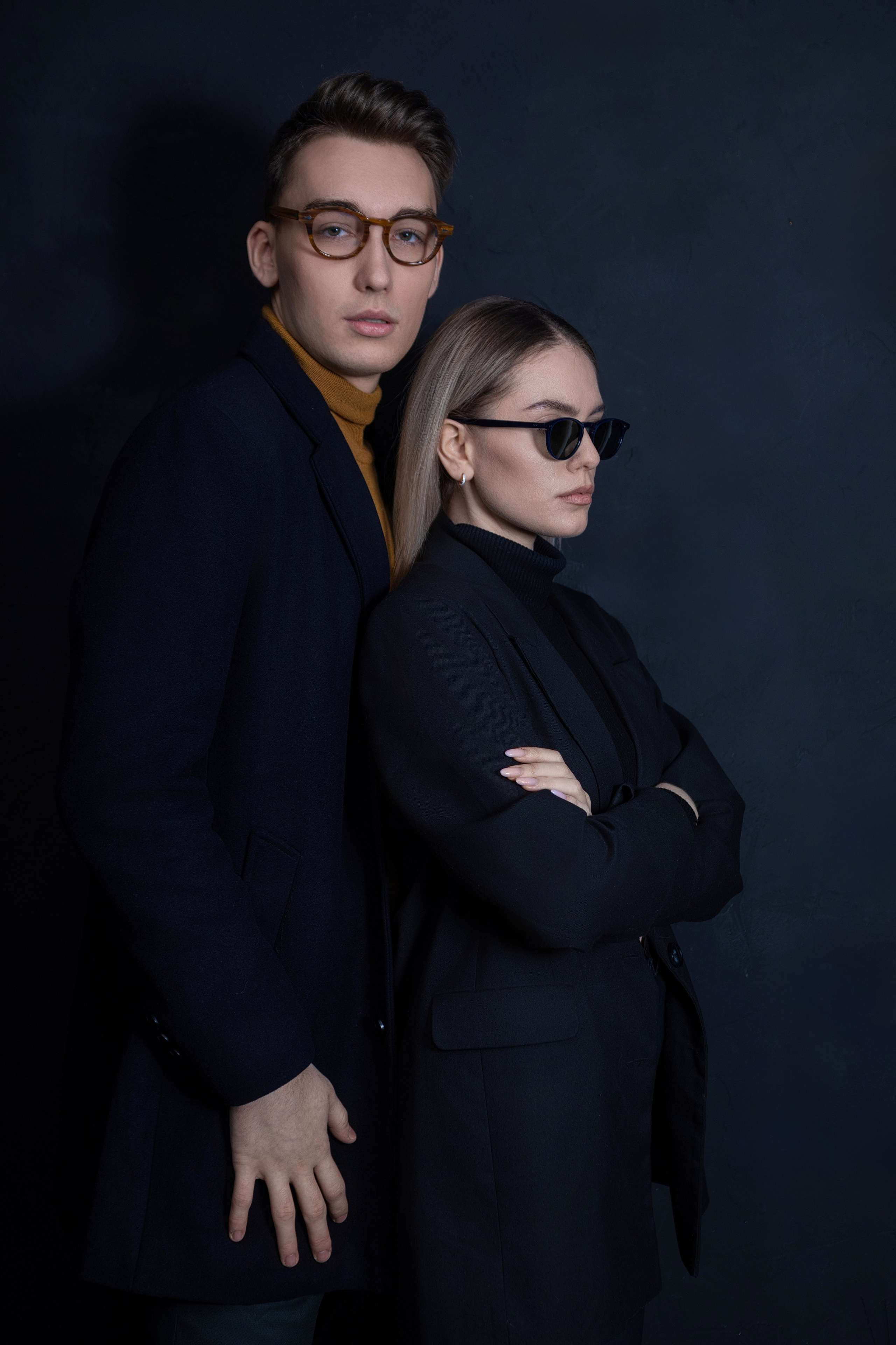 Portrait photographer, wedding photographer, studio photographer, love story photo shoot, concert photographer, reportage photographer, commercial photographer, fashion photographer, worldwide photographer, subject photographer