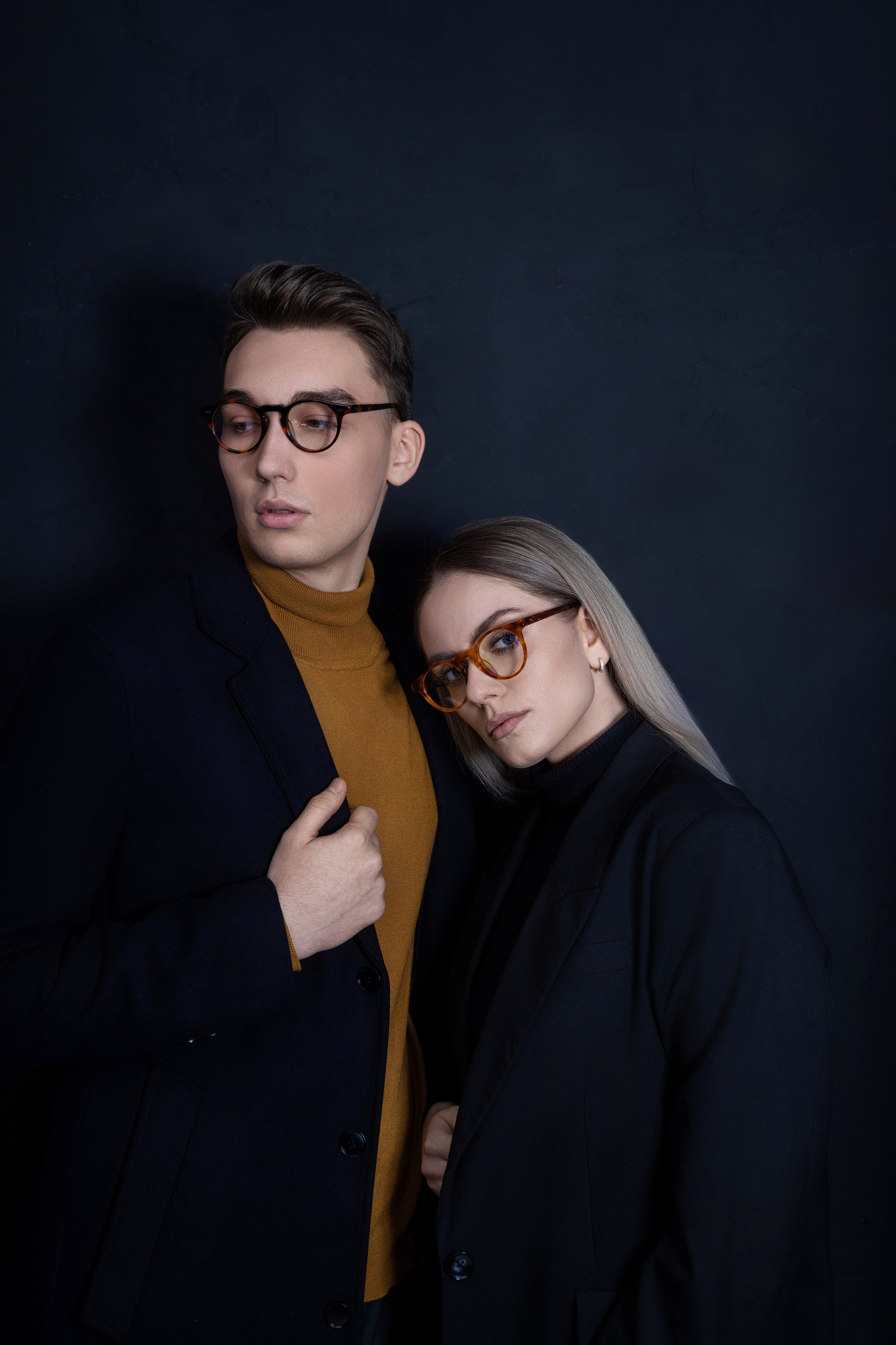 Portrait photographer, wedding photographer, studio photographer, love story photo shoot, concert photographer, reportage photographer, commercial photographer, fashion photographer, worldwide photographer, subject photographer