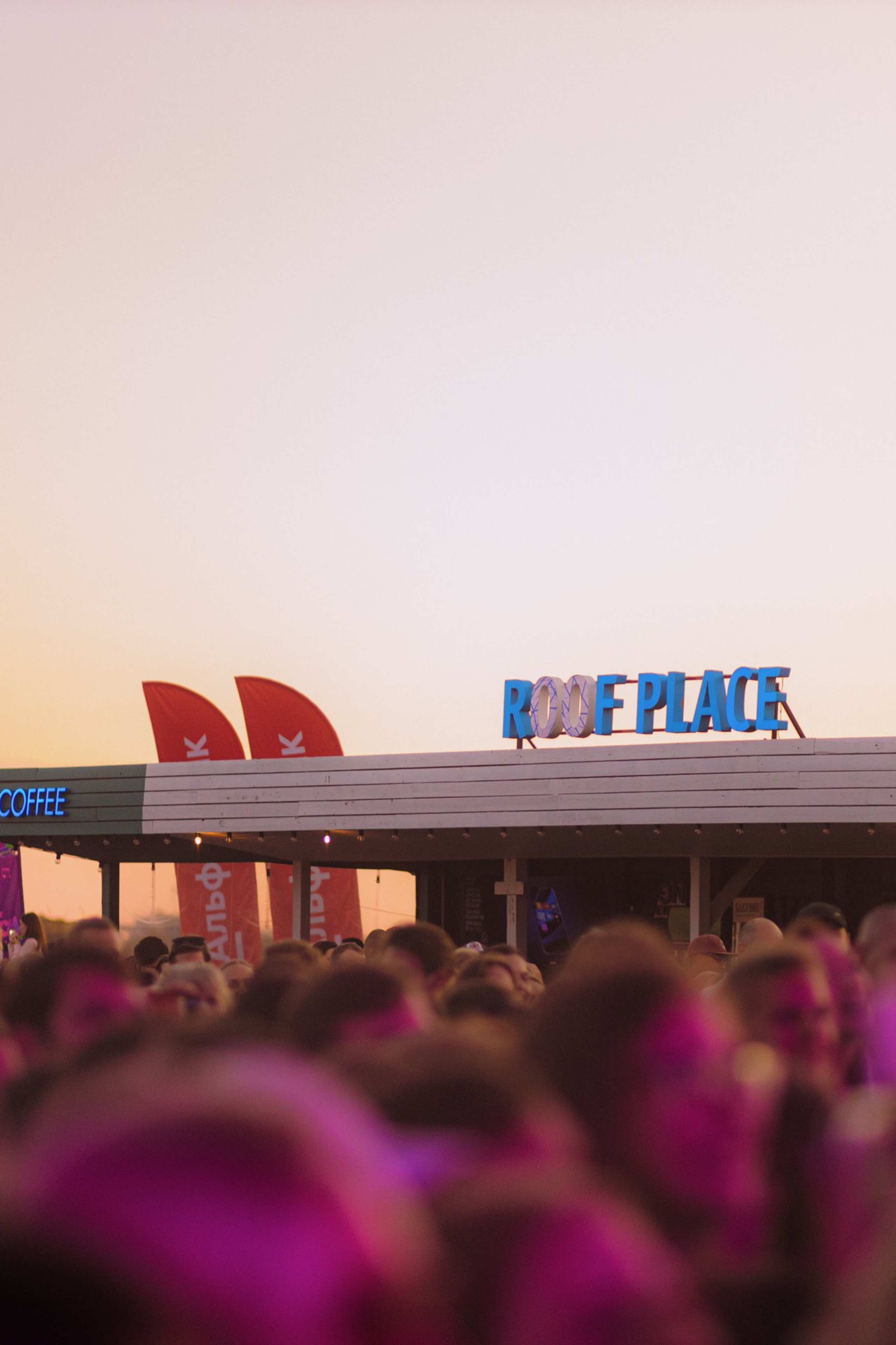 Ваня Дмитриенко в Roof Place. Фотограф и видеограф в Санкт-Петербурге Александра Флотская
