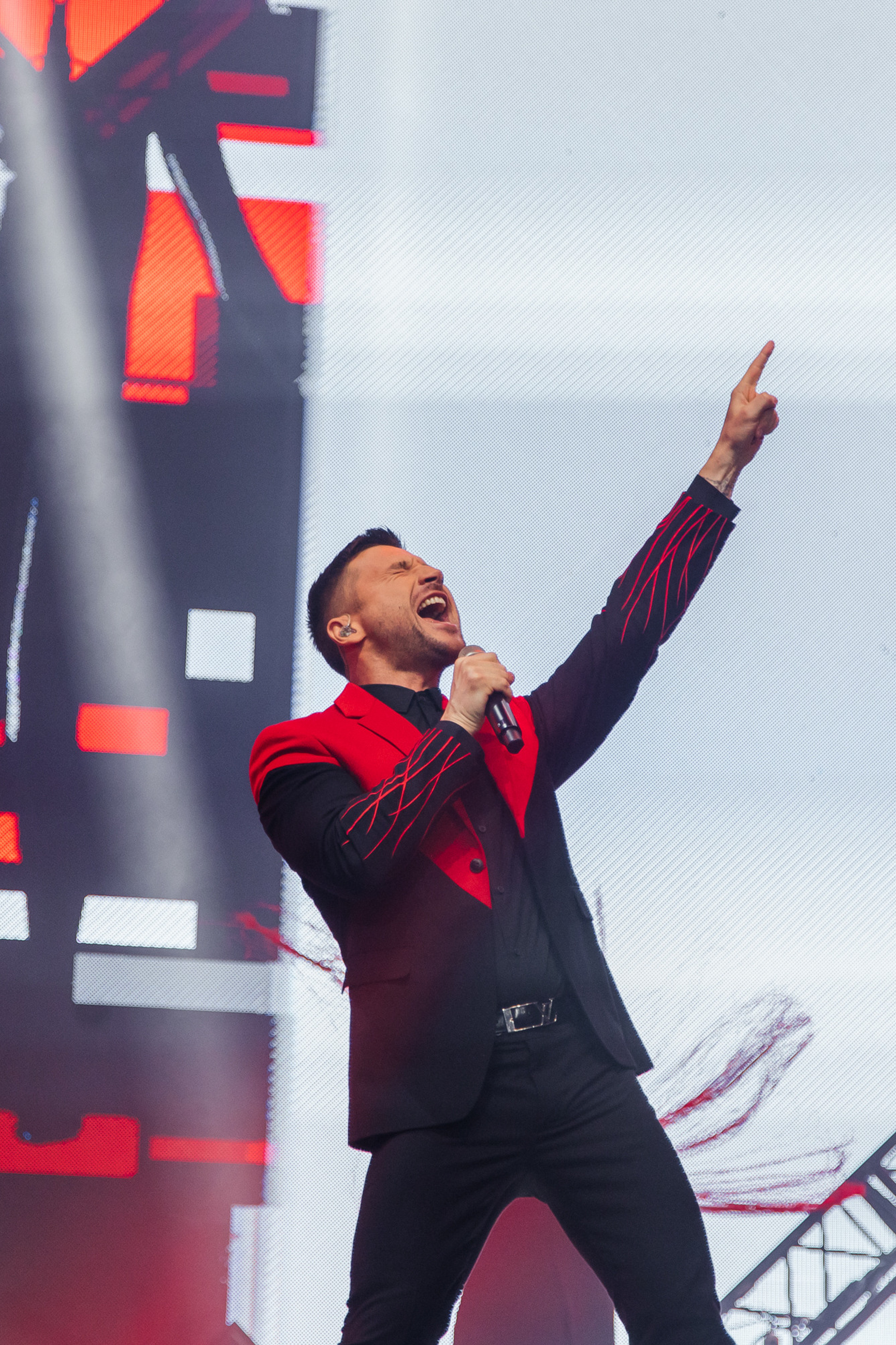 Портретный фотограф, свадебный фотограф, студийный фотограф, фотосессия Love Story, концертный фотограф, репортажный фотограф, коммерческий фотограф, фешн фотограф, международный фотограф, предметный фотограф