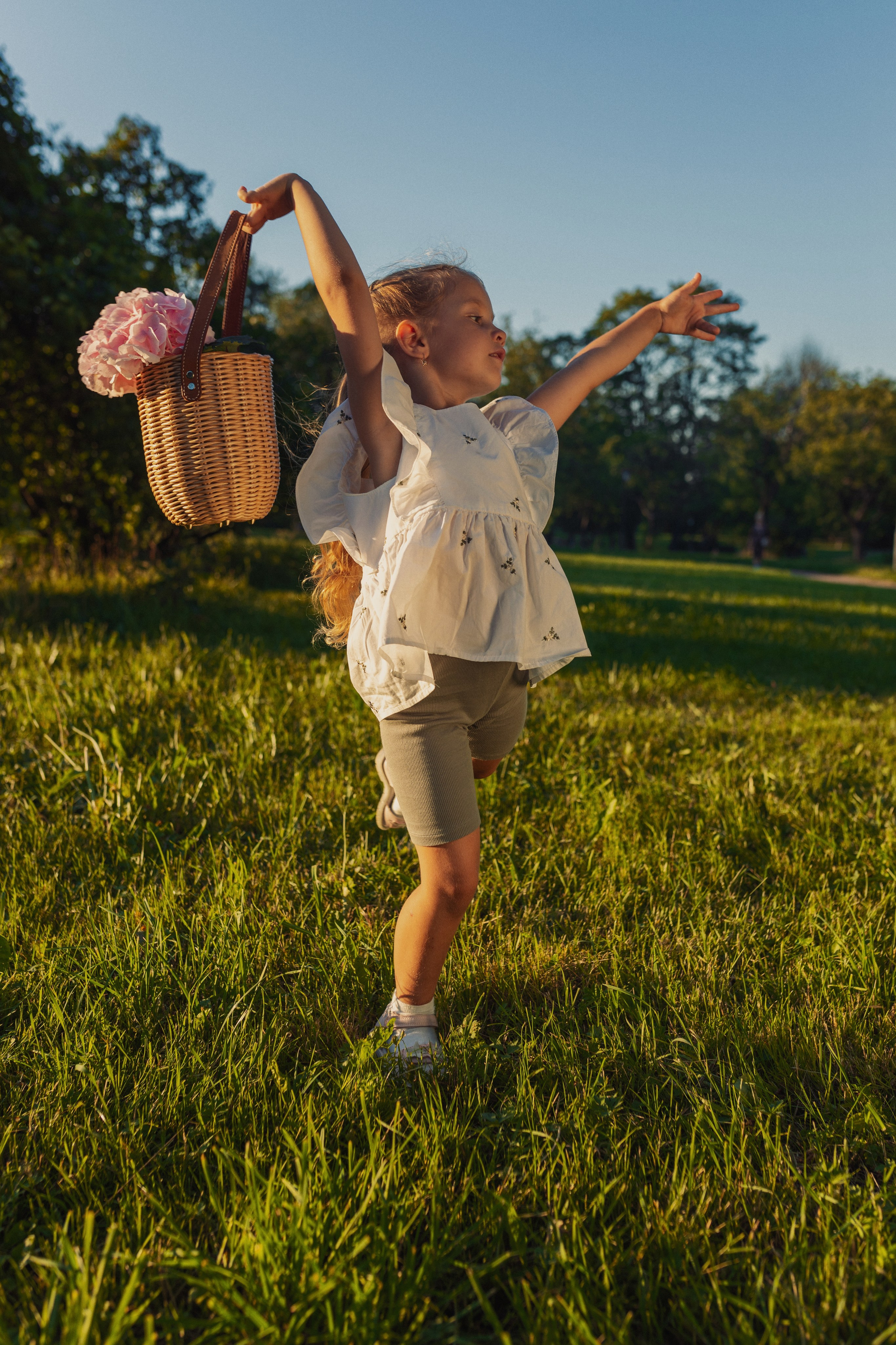 фотосессия семьи с тремя детьми без позирования