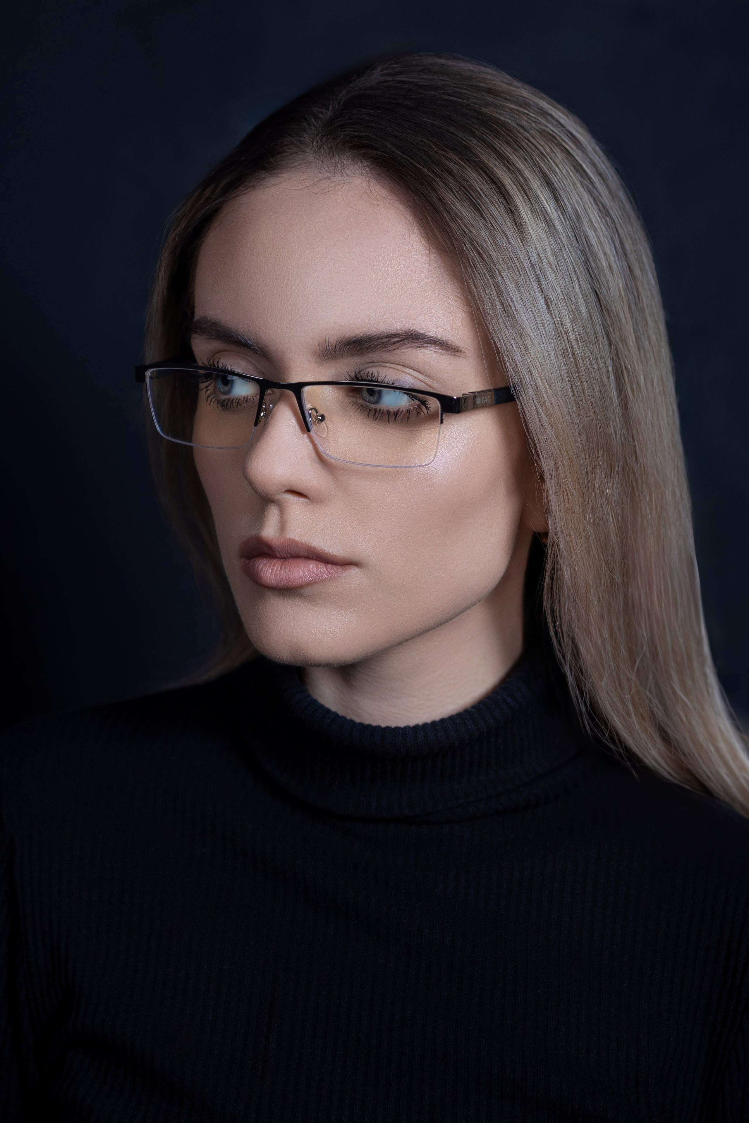 Portrait photographer, wedding photographer, studio photographer, love story photo shoot, concert photographer, reportage photographer, commercial photographer, fashion photographer, worldwide photographer, subject photographer