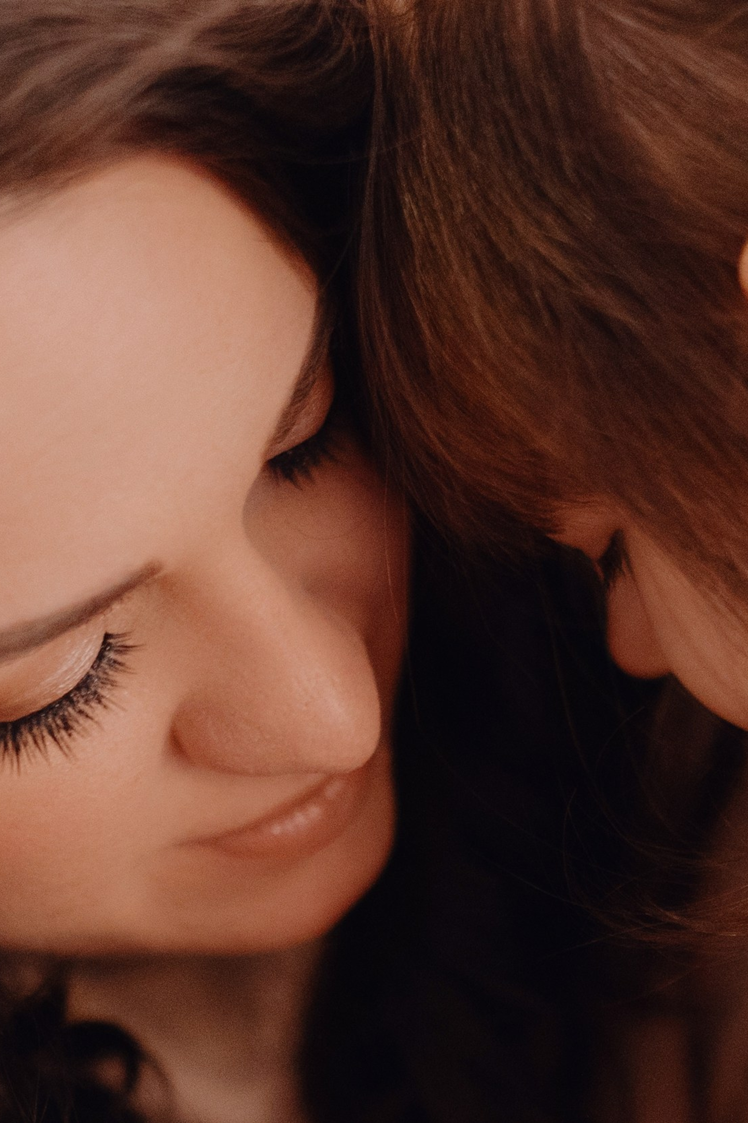 студийная фотосессия семьи с естественным светом