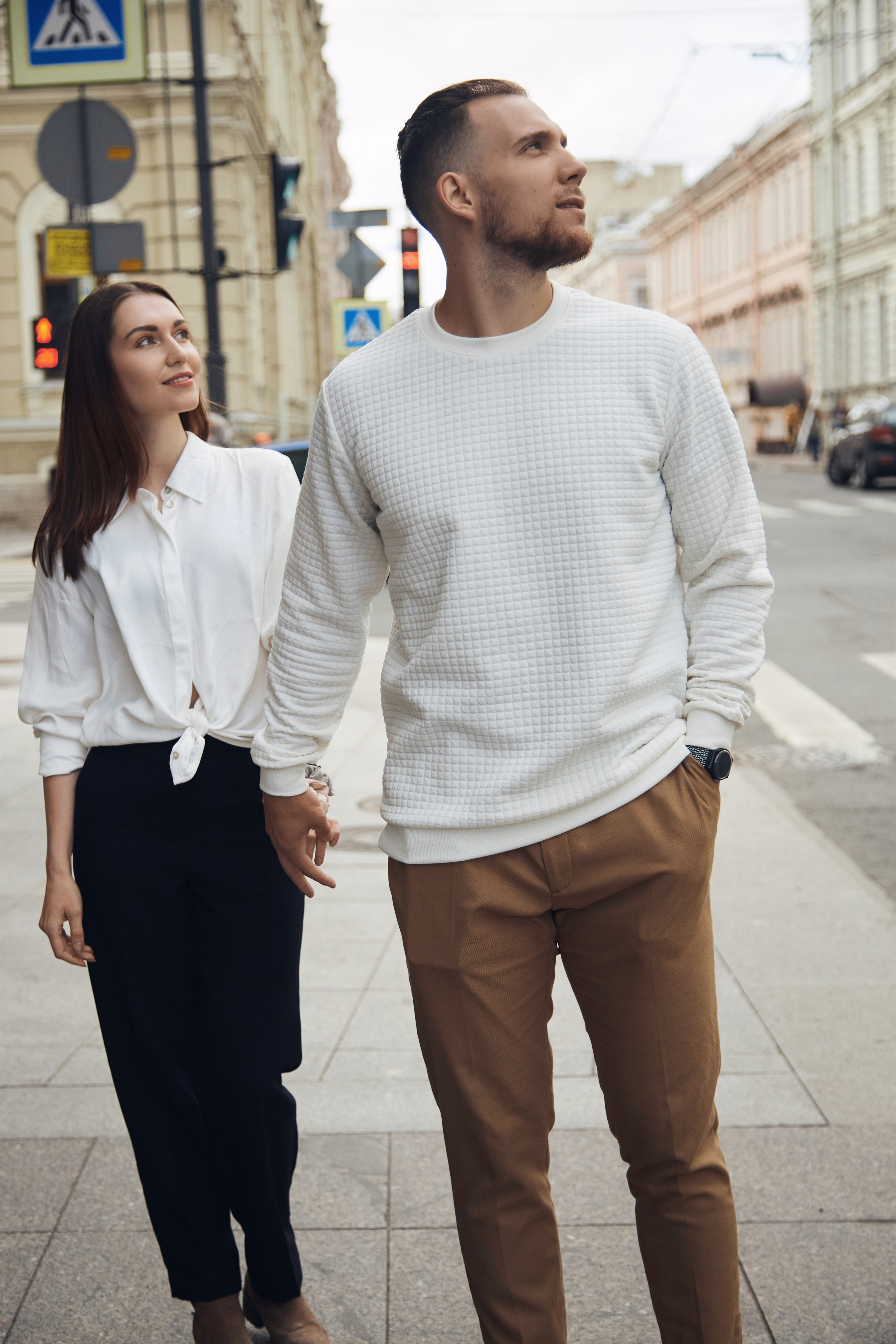 летняя lifestyle съёмка пары в городе