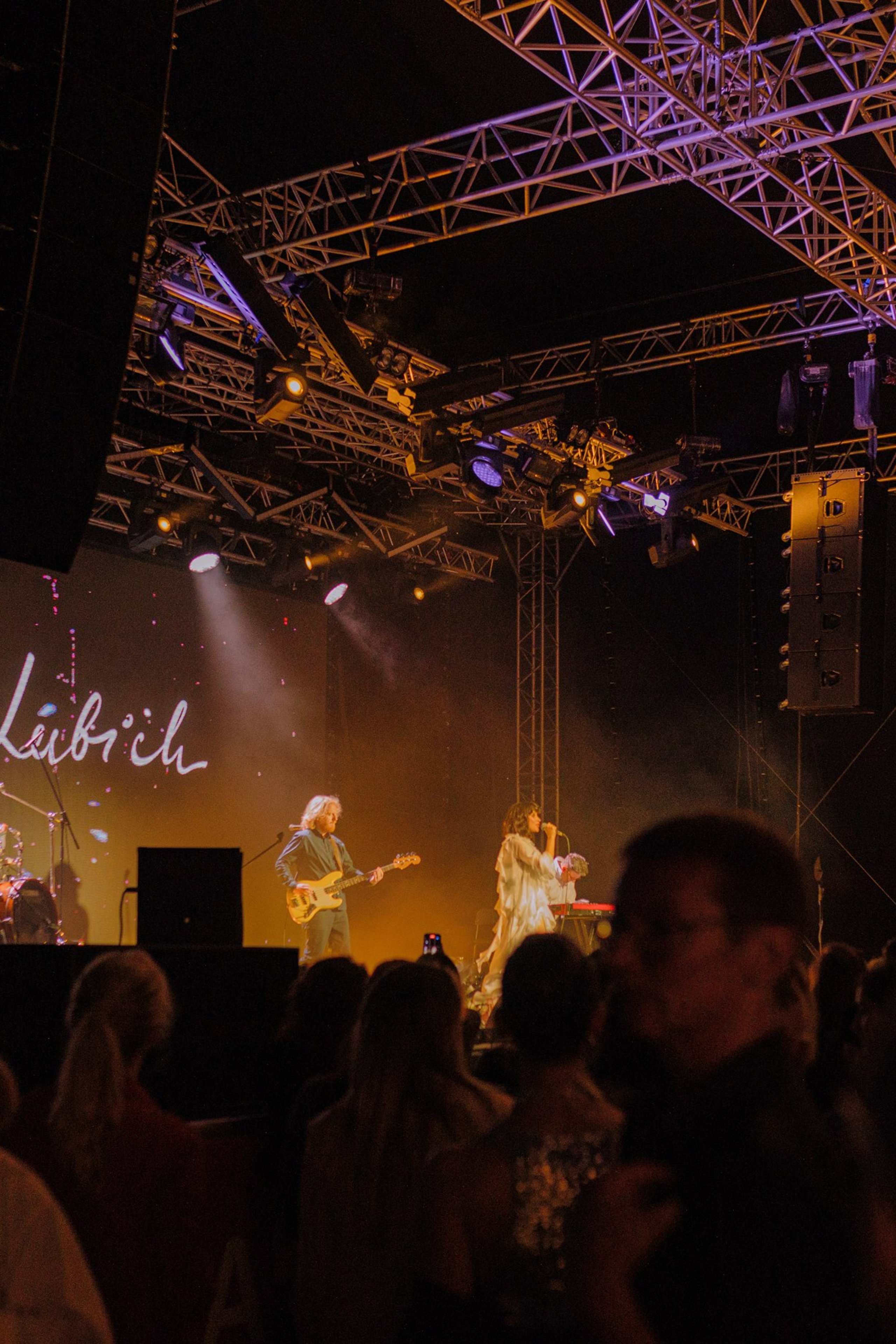 Женя Любич на Roof Place. Фотограф и видеограф в Санкт-Петербурге Александра Флотская