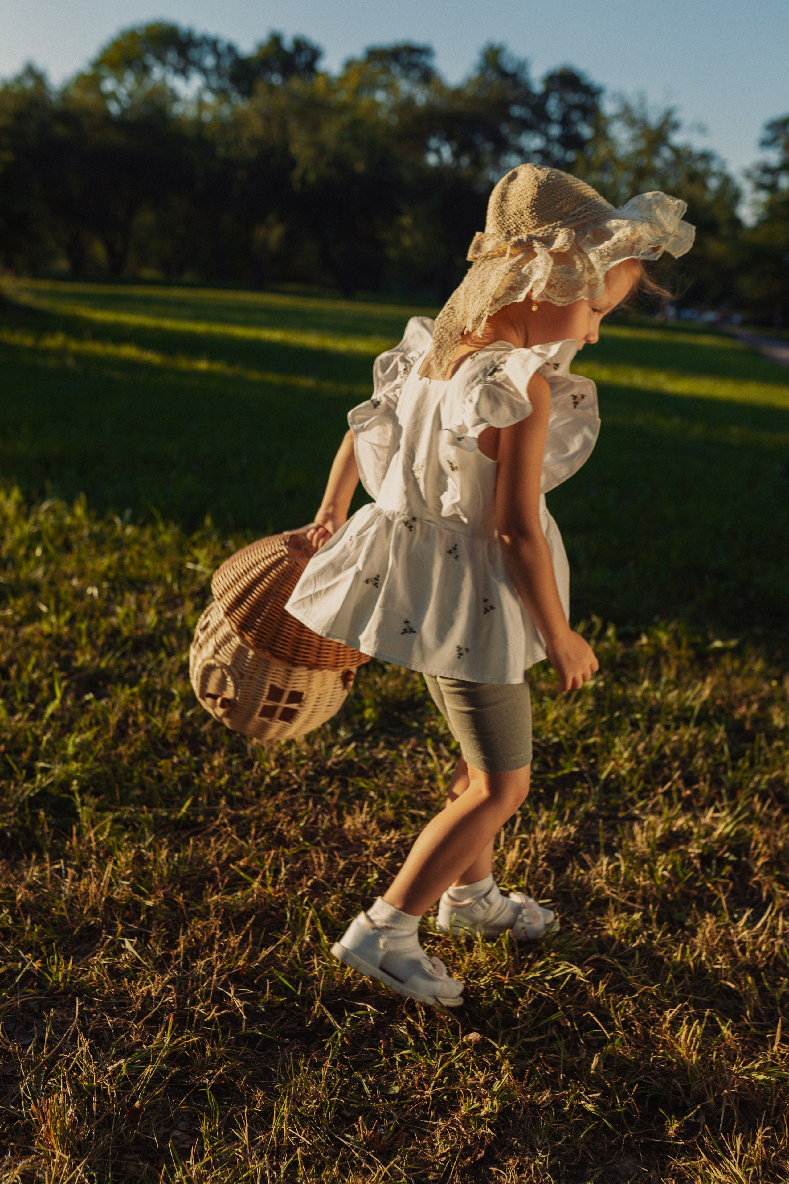 фотосъёмка семьи с тремя детьми в парке