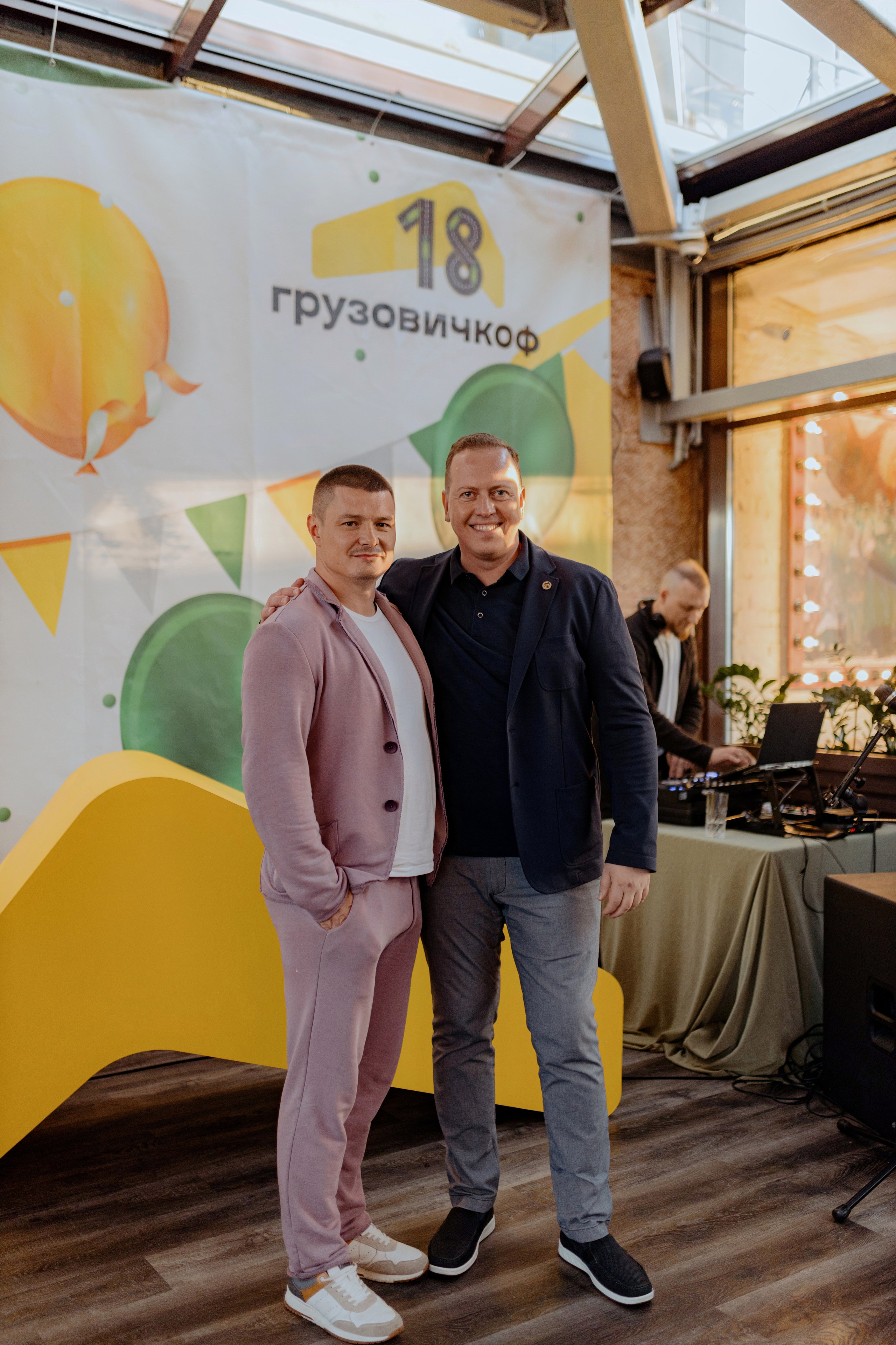 Корпоратив, корпоративная фотосессия, репортаж корпоратива, репортаж корпоративного праздника, фотосъёмка корпоратива, съёмка корпоратива, компания Грузовичкоф, День Рождения Грузовичкоф, 18 лет компании Грузовичкоф, фотограф на корпоратив, фотограф на день рождения, фотограф на день рождения компании, репортажный фотограф, репортаж праздника, фотосъёмка праздника, фотограф на новый год, фотограф санкт-петербург, фотограф питер, фотограф москва, фотограф спб