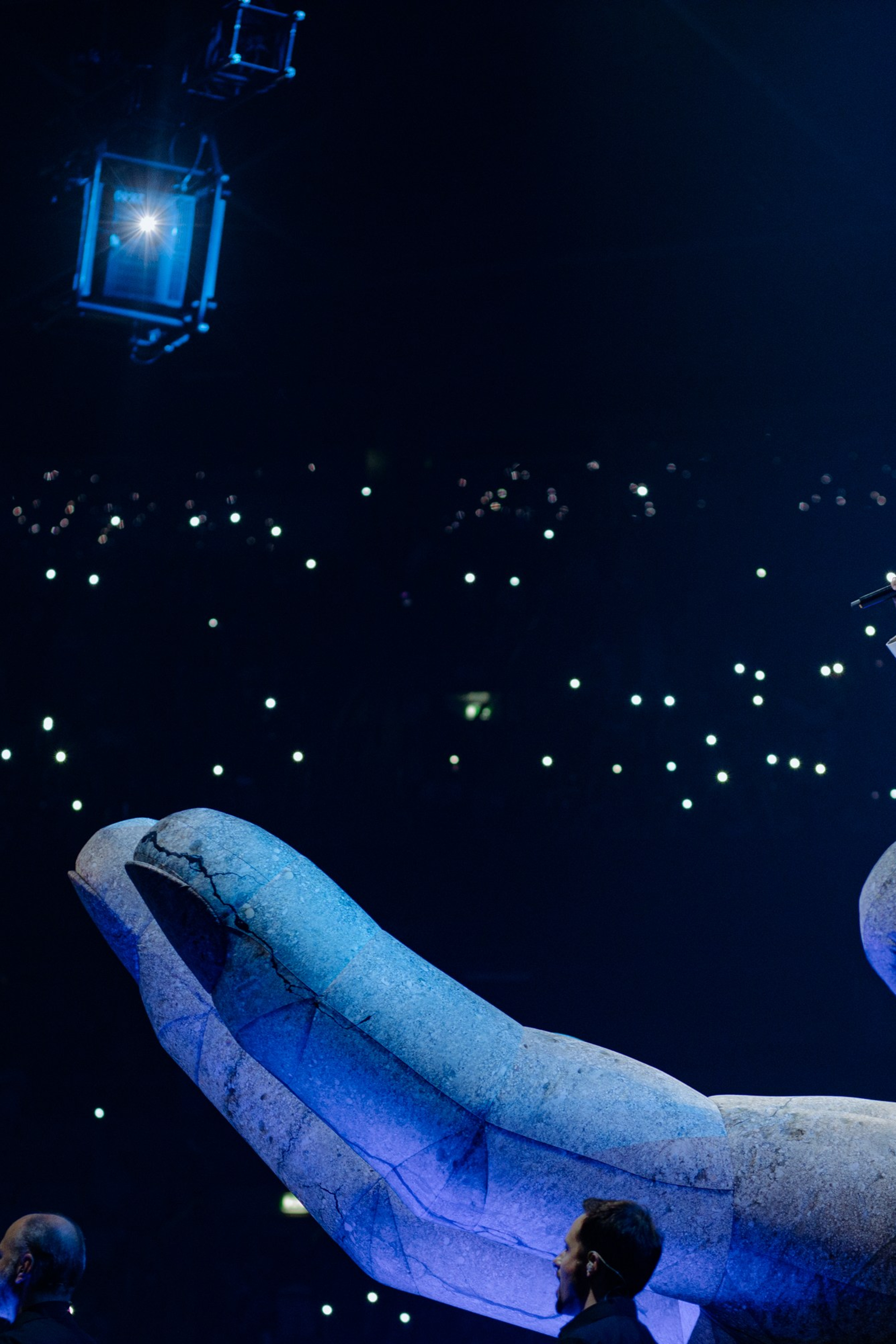 Просто капля сценической магии, софиты и мощный звук. Фотограф и видеограф в Санкт-Петербурге Александра Флотская