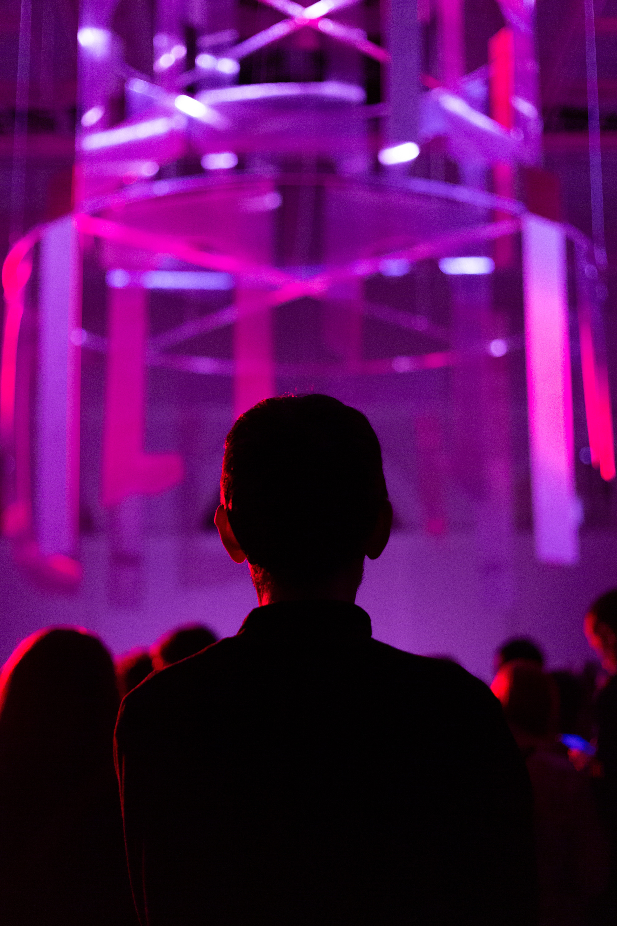 Портретный фотограф, свадебный фотограф, студийный фотограф, фотосессия Love Story, концертный фотограф, репортажный фотограф, коммерческий фотограф, фешн фотограф, международный фотограф, предметный фотограф