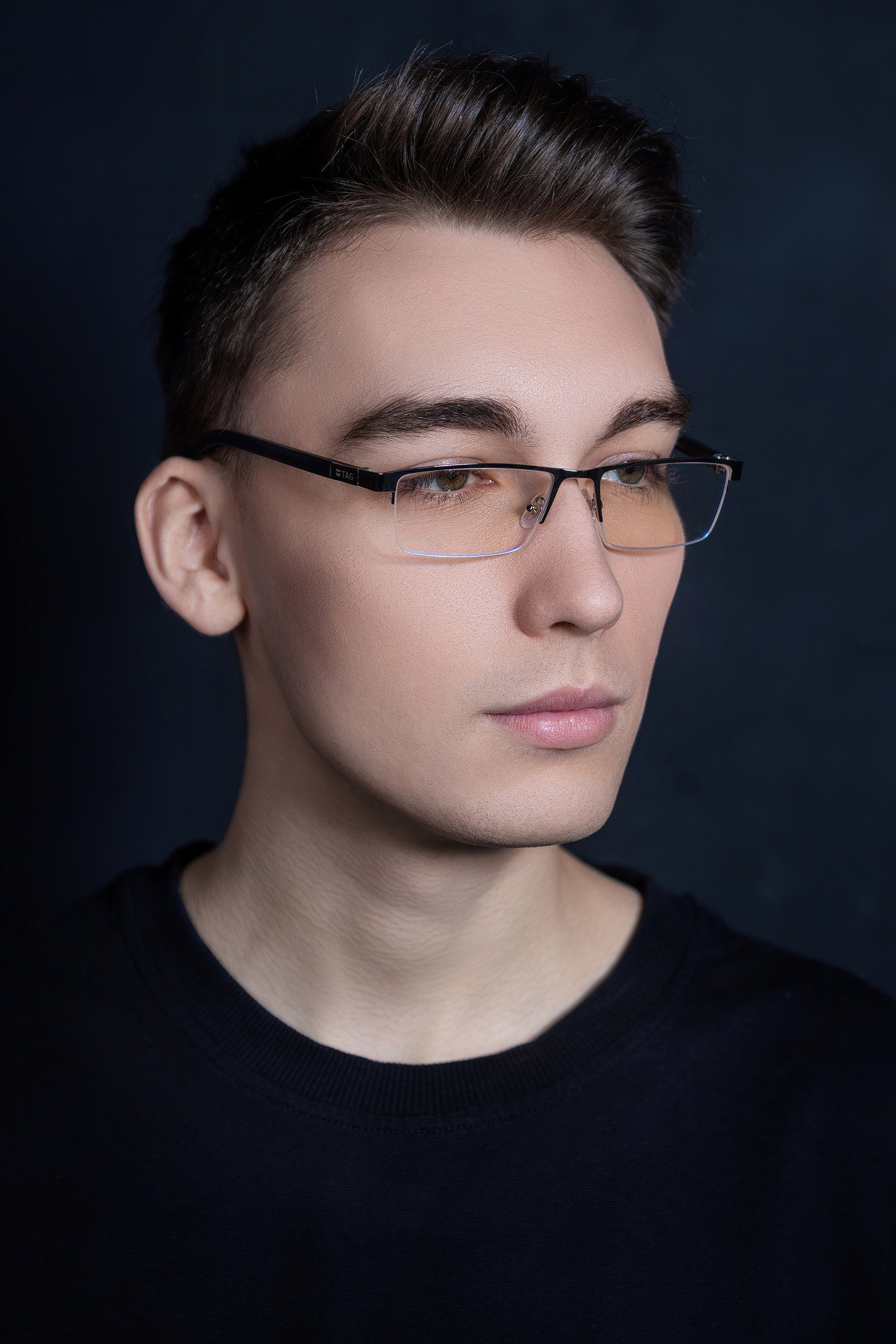 Portrait photographer, wedding photographer, studio photographer, love story photo shoot, concert photographer, reportage photographer, commercial photographer, fashion photographer, worldwide photographer, subject photographer