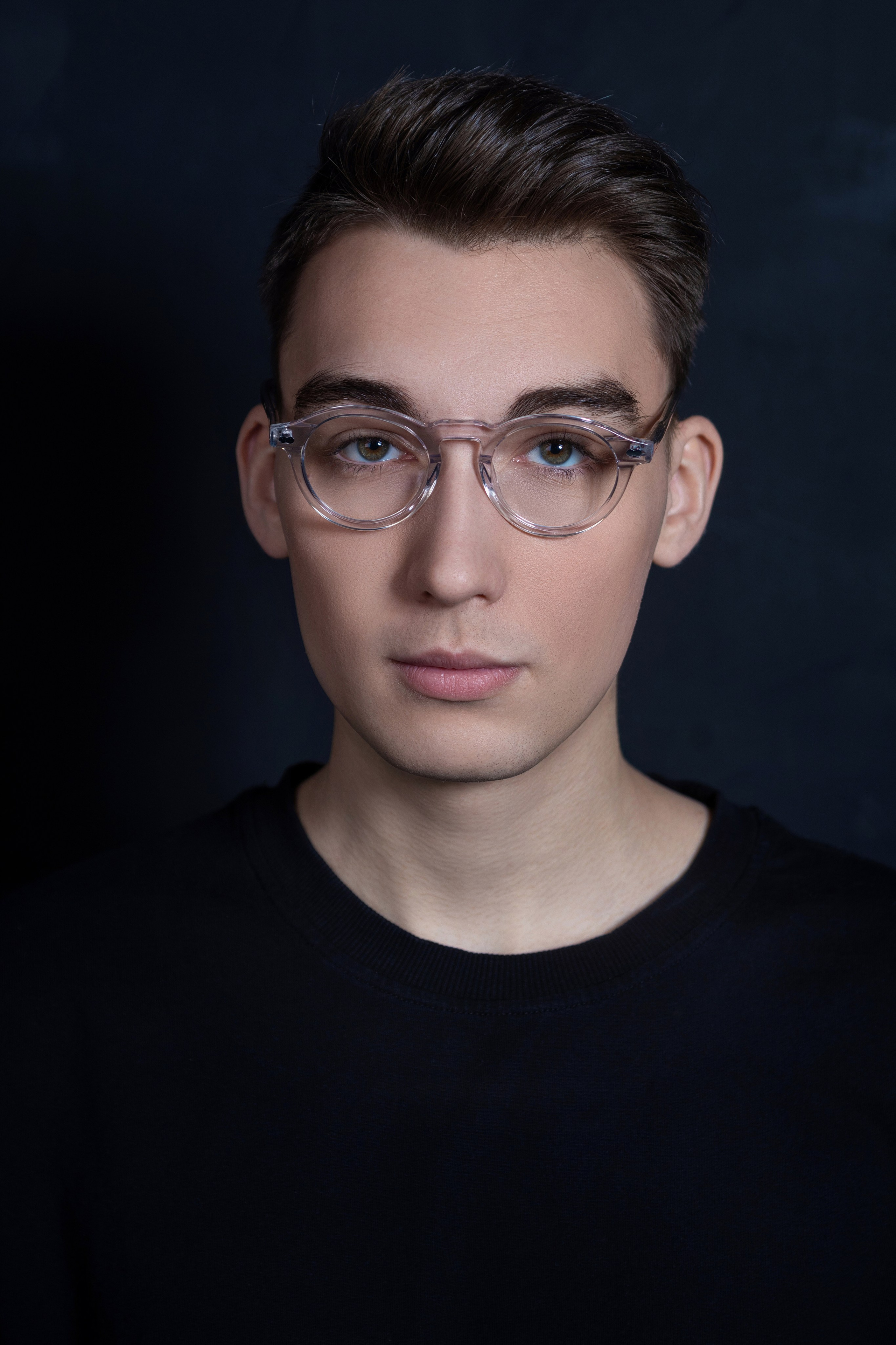 Portrait photographer, wedding photographer, studio photographer, love story photo shoot, concert photographer, reportage photographer, commercial photographer, fashion photographer, worldwide photographer, subject photographer