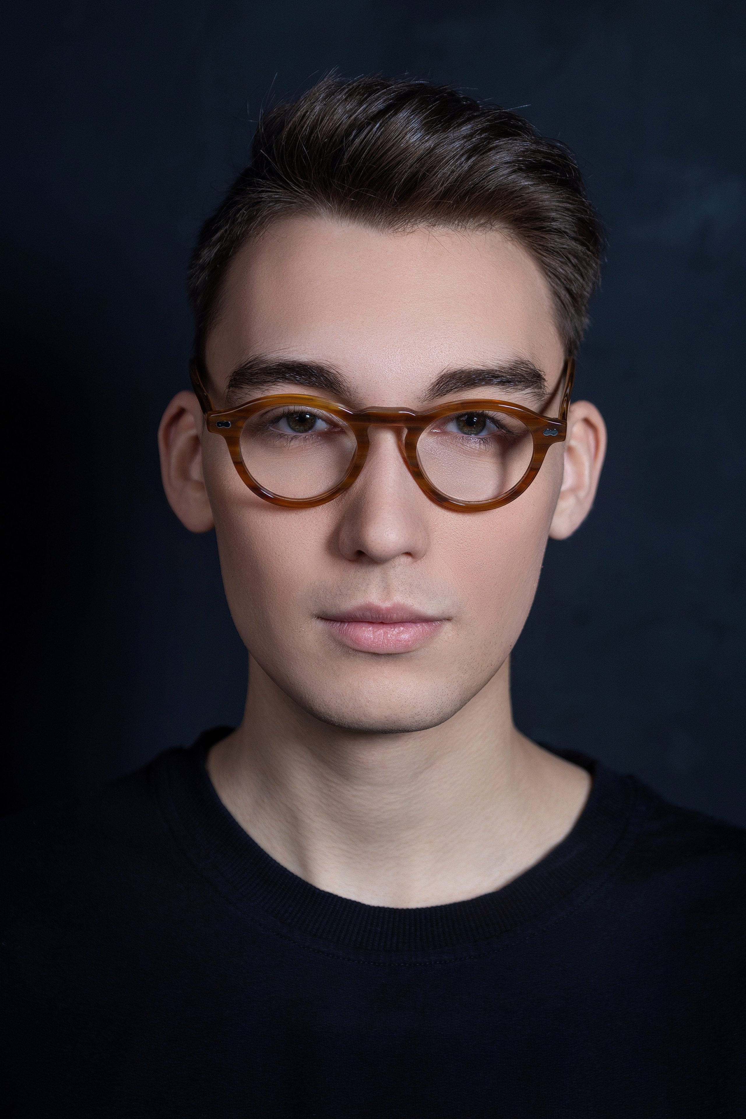 Portrait photographer, wedding photographer, studio photographer, love story photo shoot, concert photographer, reportage photographer, commercial photographer, fashion photographer, worldwide photographer, subject photographer