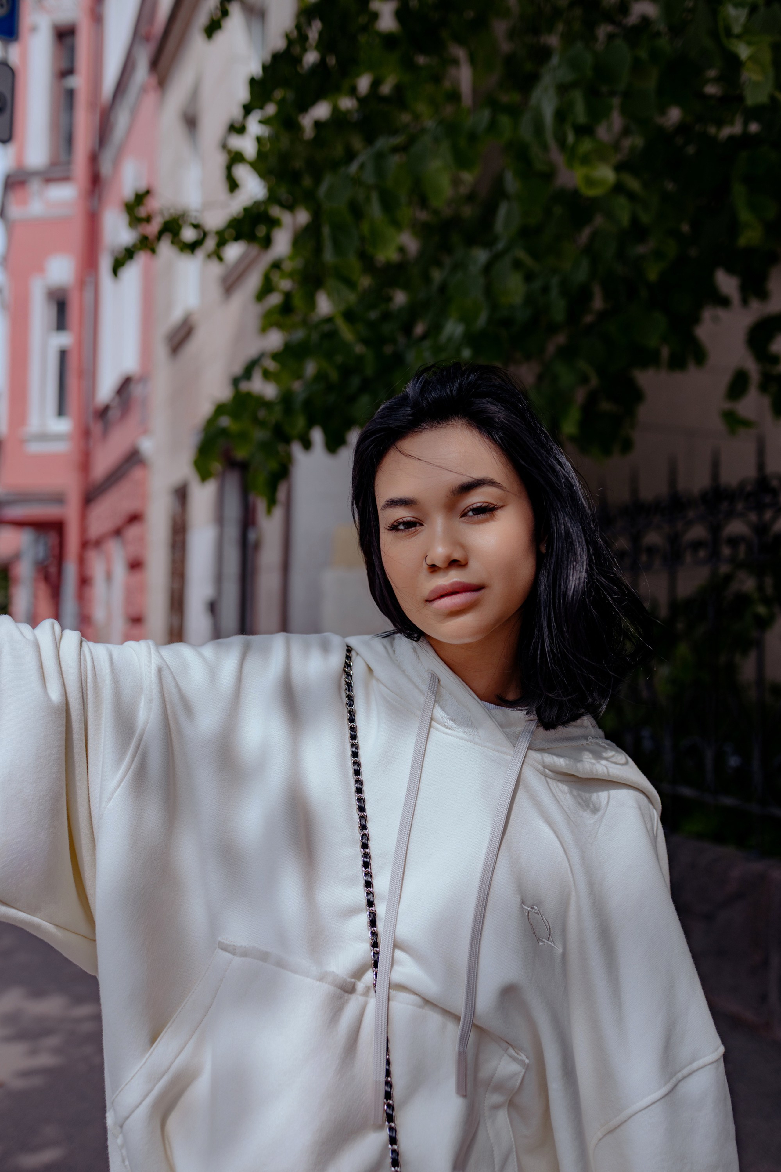 Атмосферное фото Леры в стиле street-fashion