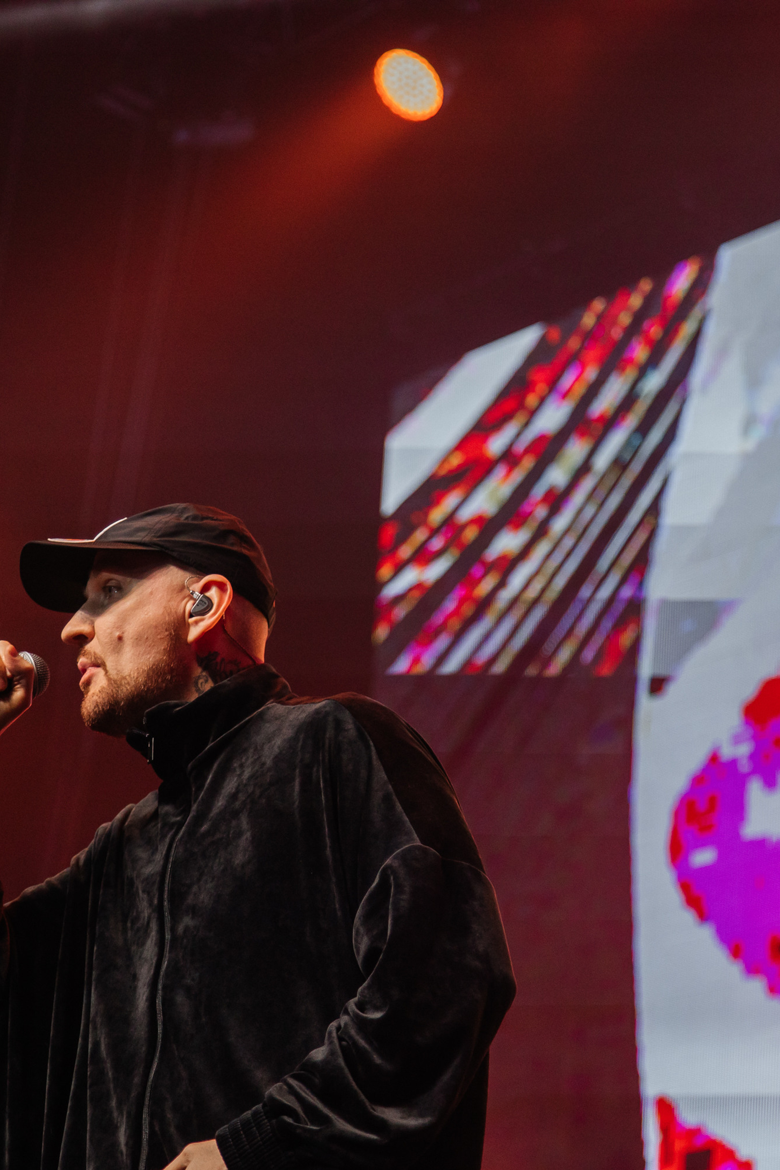 Портретный фотограф, свадебный фотограф, студийный фотограф, фотосессия Love Story, концертный фотограф, репортажный фотограф, коммерческий фотограф, фешн фотограф, международный фотограф, предметный фотограф