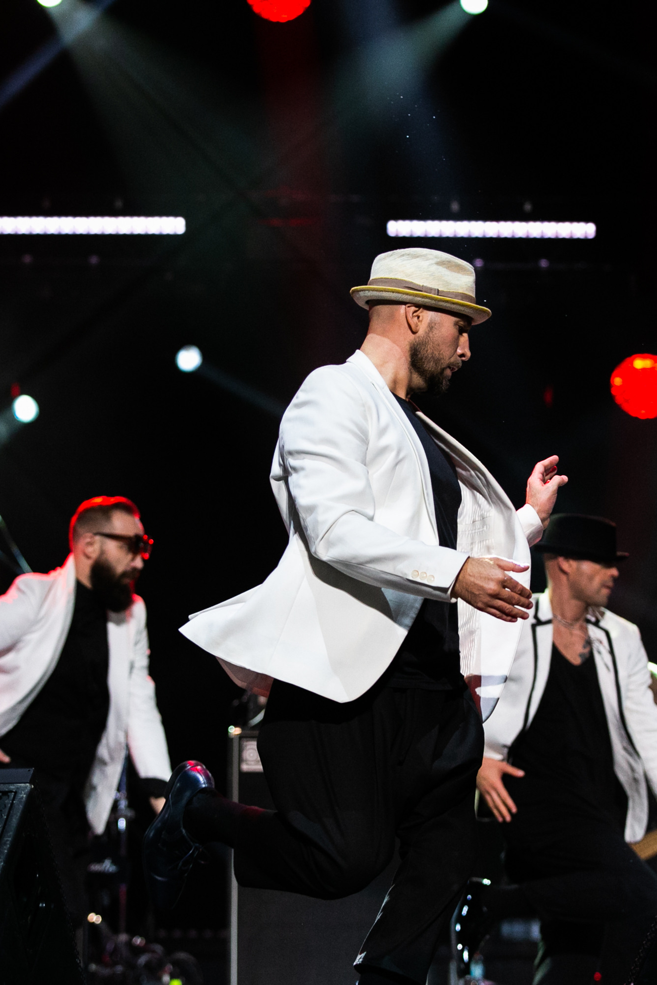 Портретный фотограф, свадебный фотограф, студийный фотограф, фотосессия Love Story, концертный фотограф, репортажный фотограф, коммерческий фотограф, фешн фотограф, международный фотограф, предметный фотограф