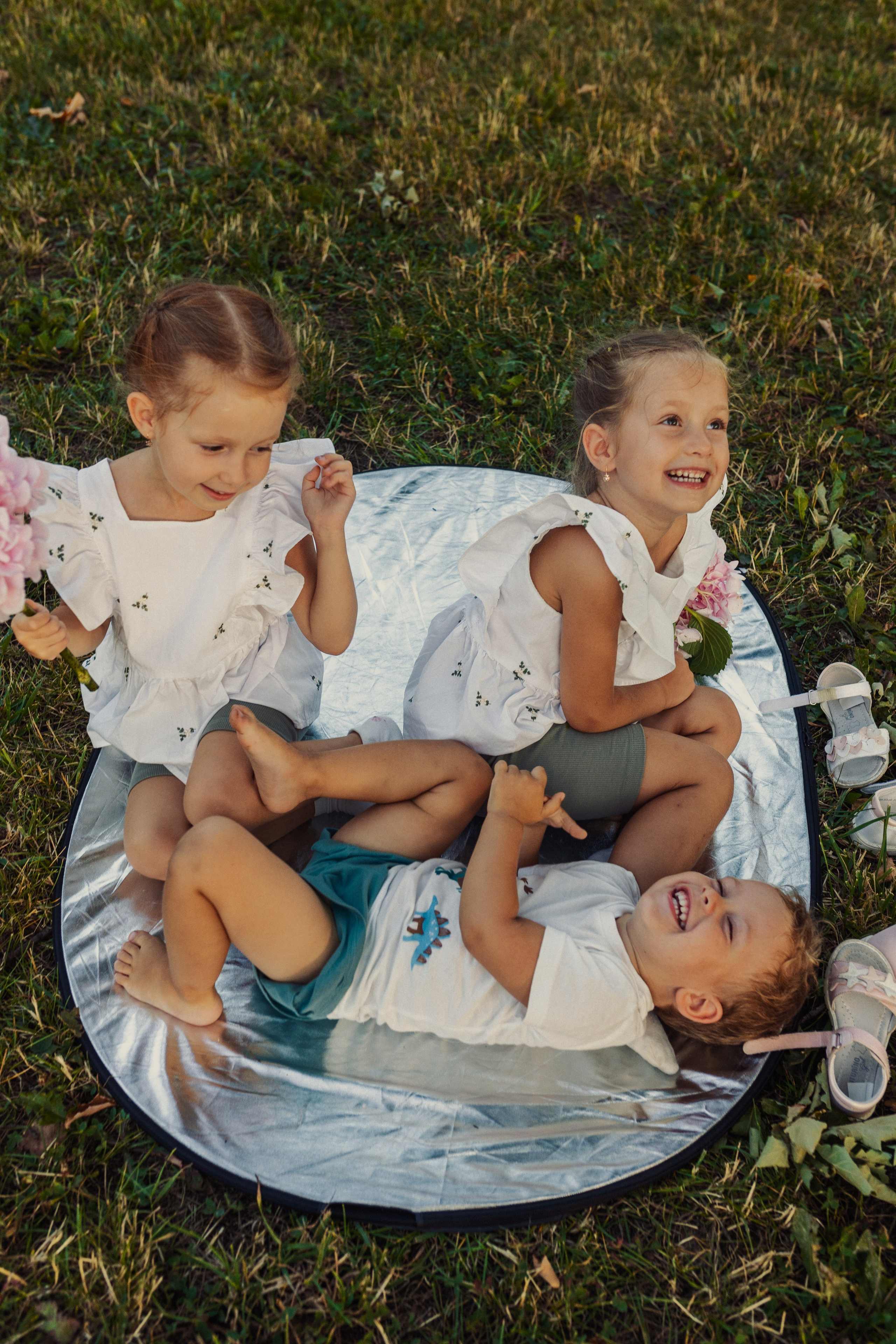 летняя съёмка семьи в естественном свете