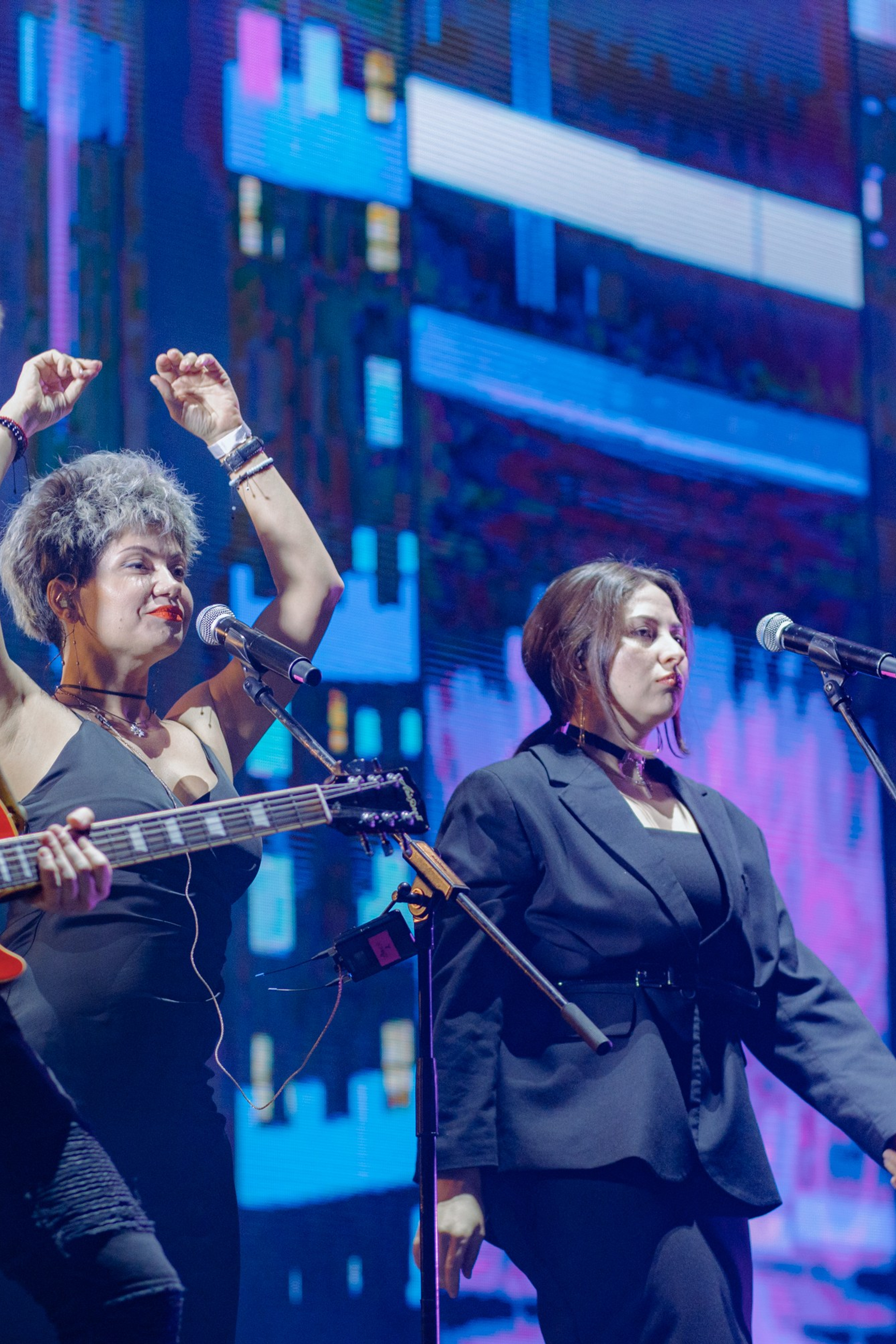 Просто капля сценической магии, софиты и мощный звук. Фотограф и видеограф в Санкт-Петербурге Александра Флотская