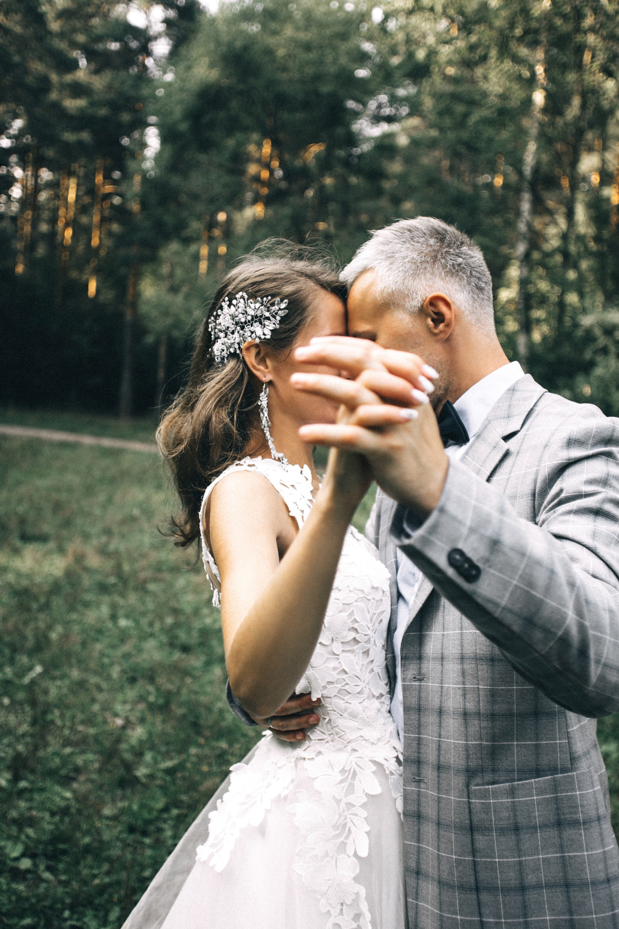 летняя свадебная фотосъёмка на улице спб