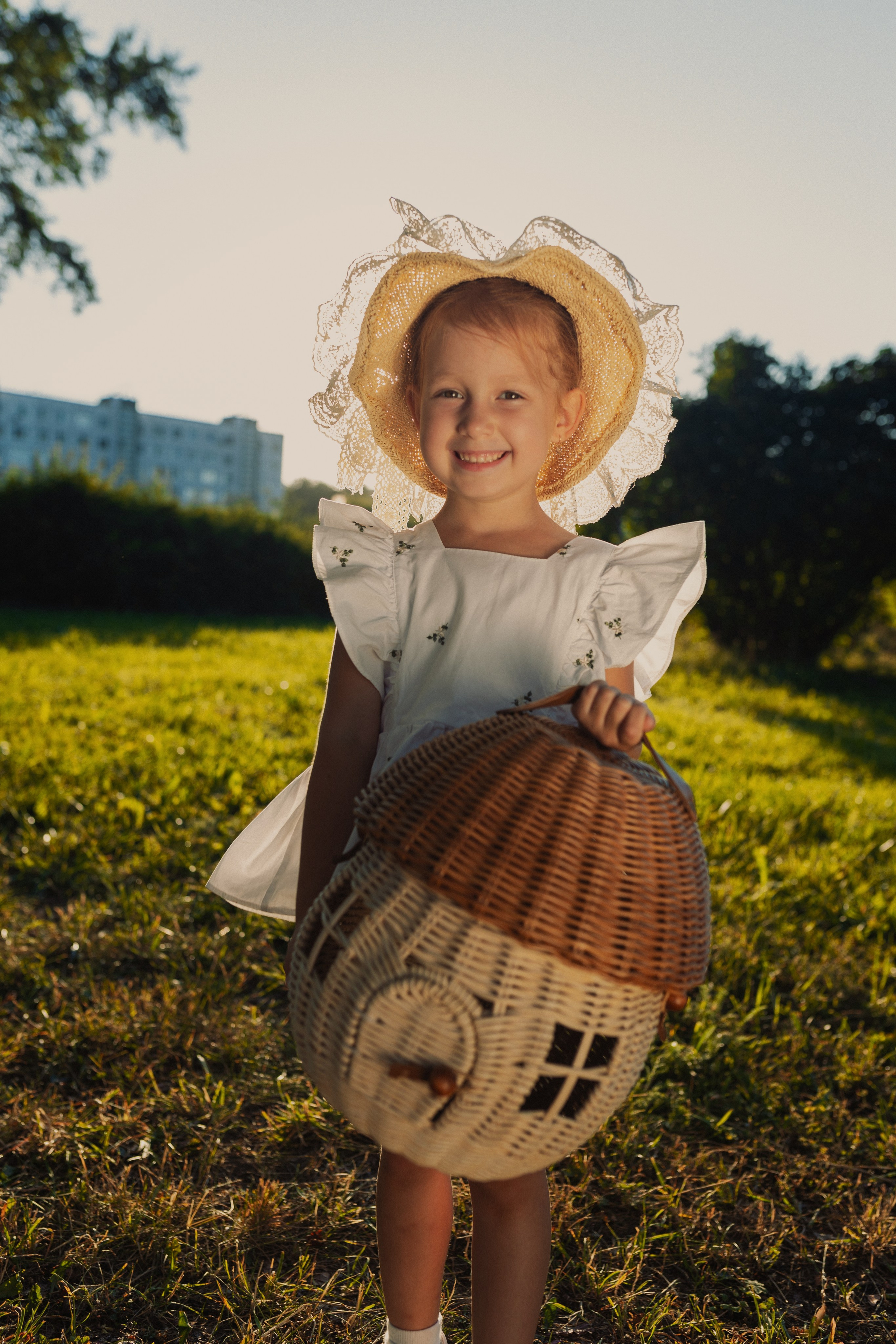 фотосессия семьи с тремя детьми в летнем настроении