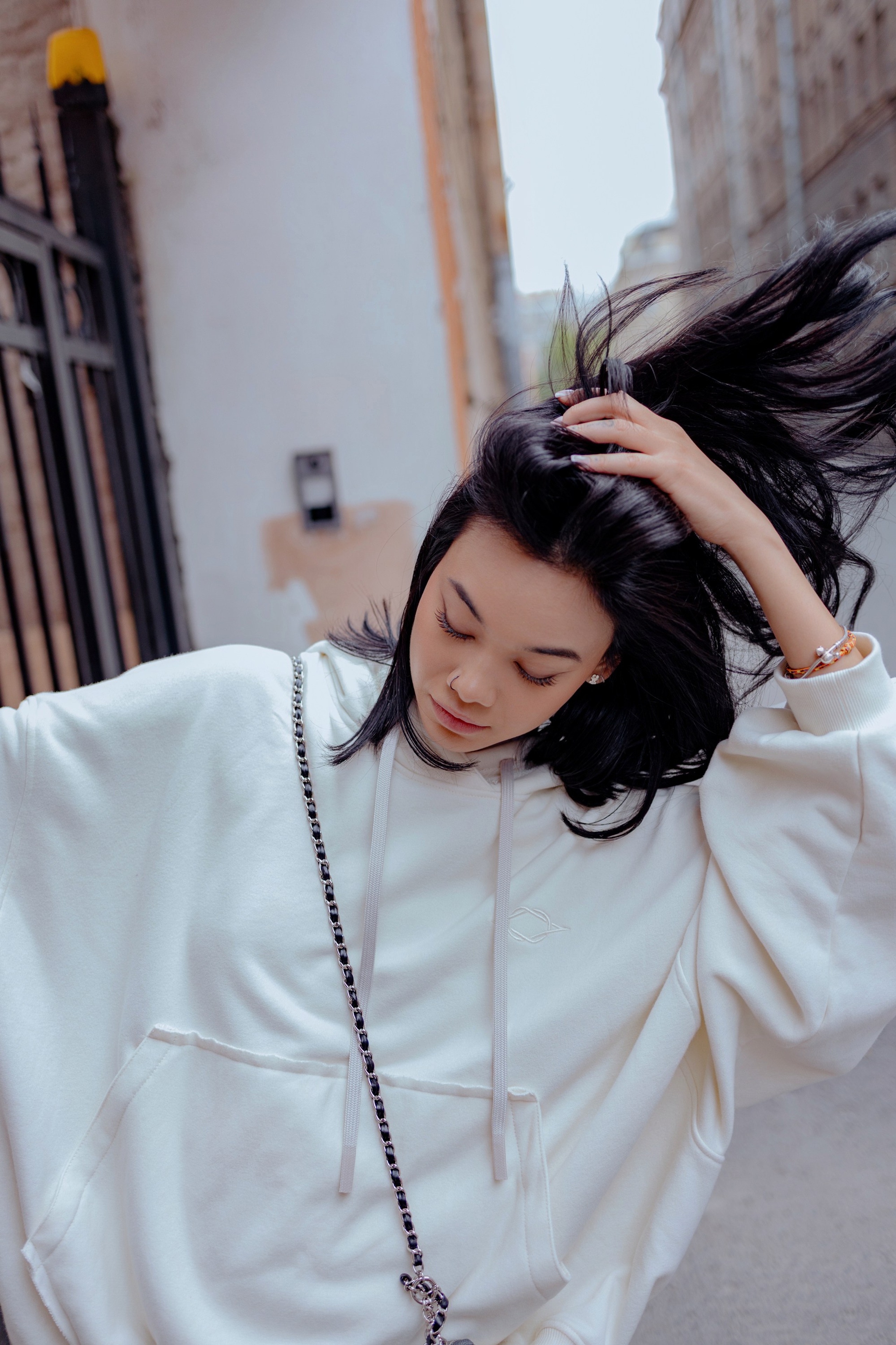 Атмосферное фото Леры в стиле street-fashion