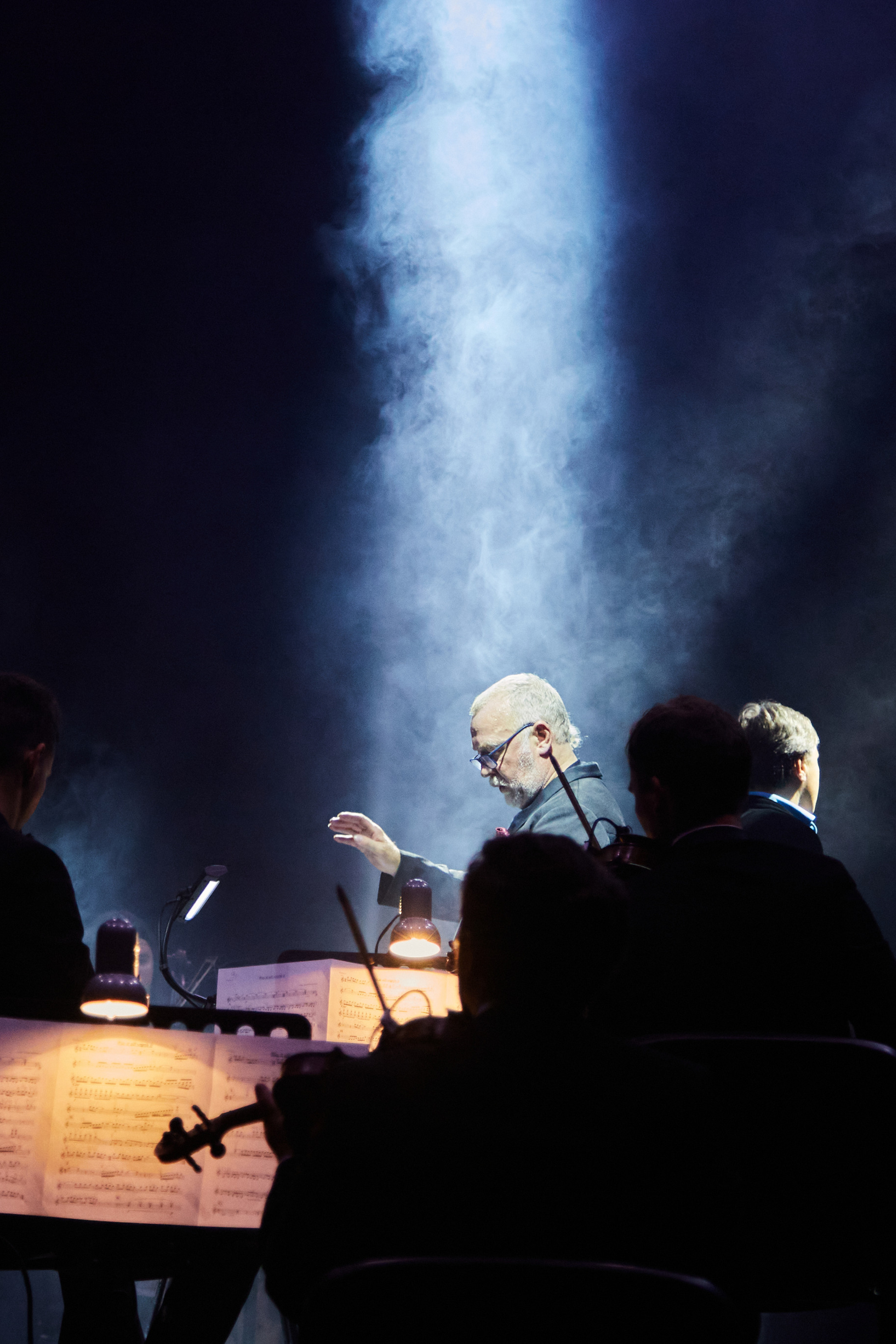 Портретный фотограф, свадебный фотограф, студийный фотограф, фотосессия Love Story, концертный фотограф, репортажный фотограф, коммерческий фотограф, фешн фотограф, международный фотограф, предметный фотограф