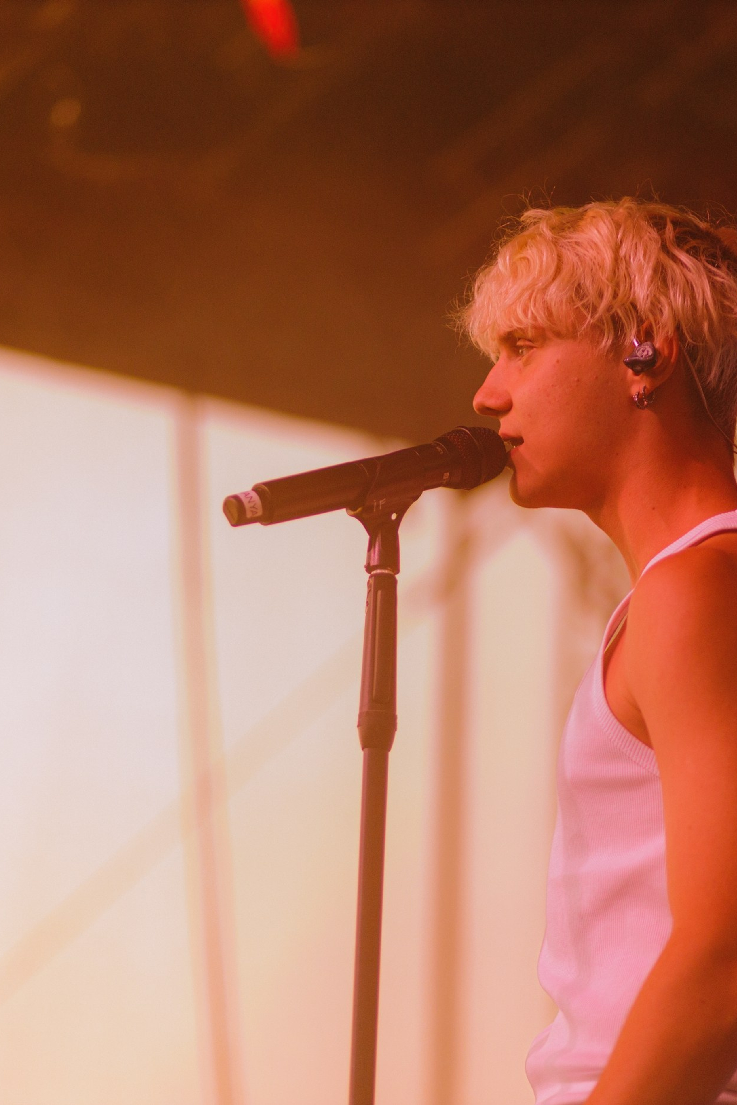 Ваня Дмитриенко в Roof Place. Фотограф и видеограф в Санкт-Петербурге Александра Флотская