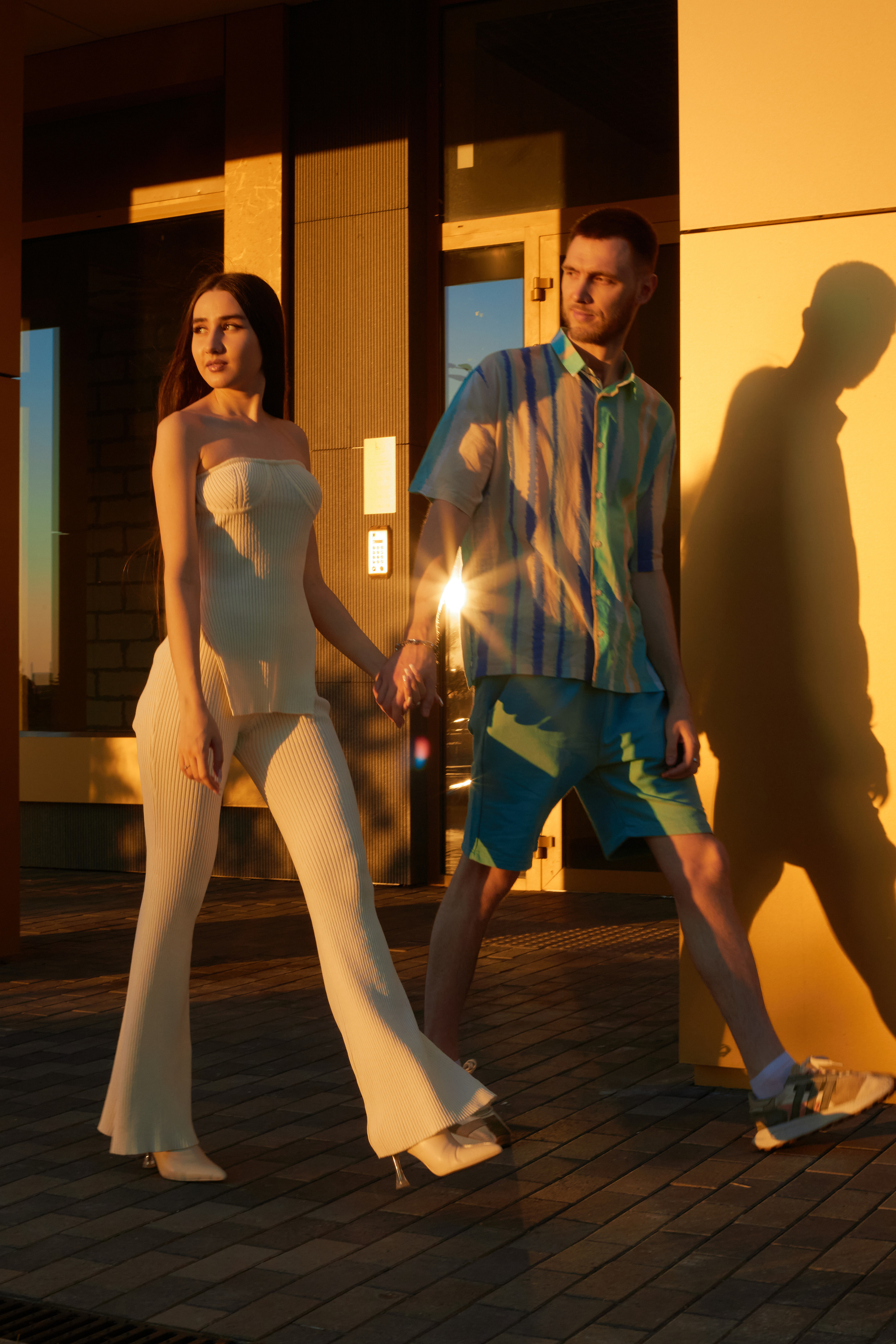 love story в городе с естественными эмоциями