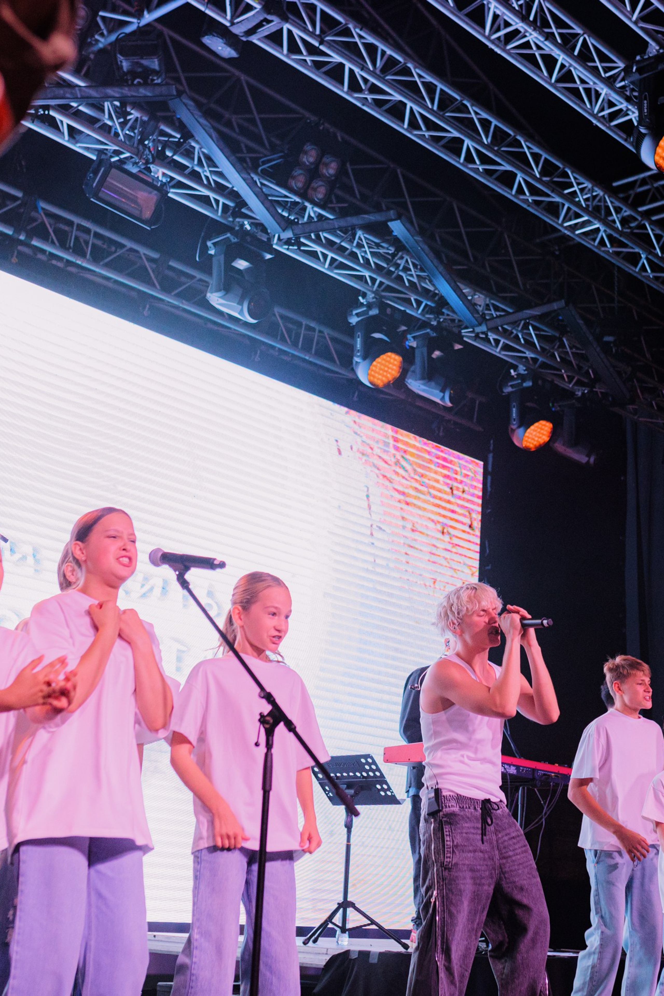 Ваня Дмитриенко в Roof Place. Фотограф и видеограф в Санкт-Петербурге Александра Флотская