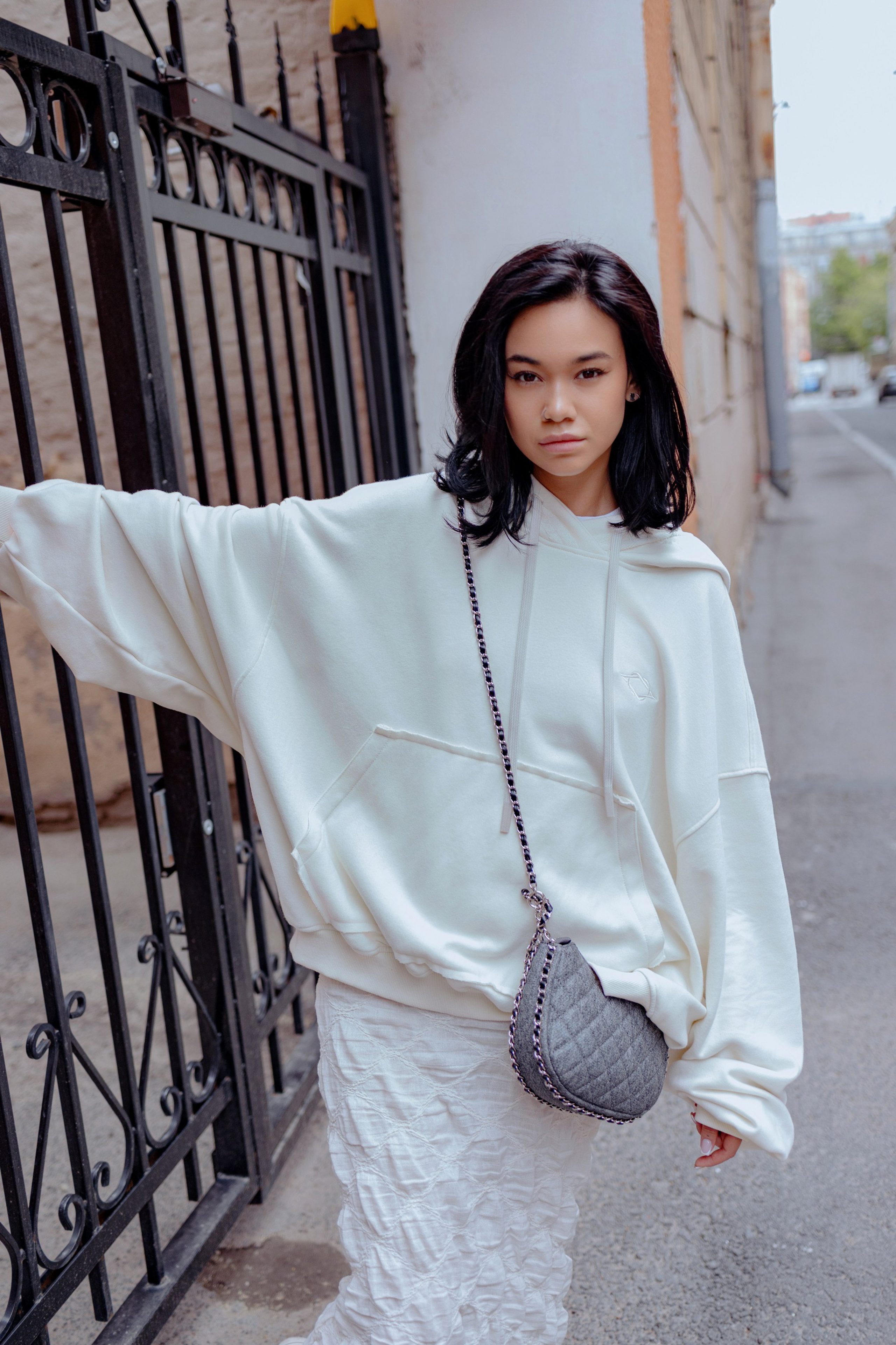 Атмосферное фото Леры в стиле street-fashion