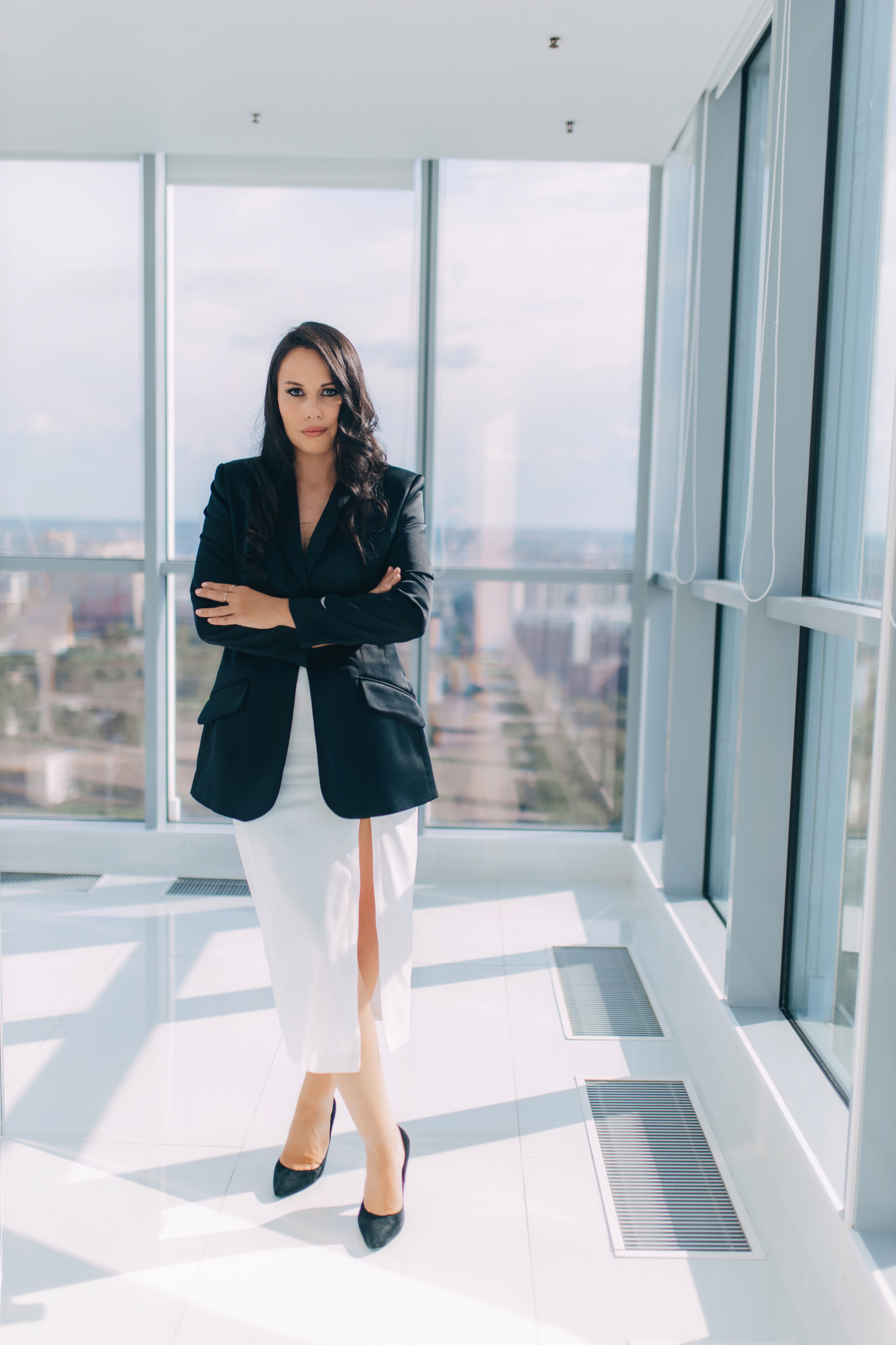 деловой портрет женщины в современной студии спб