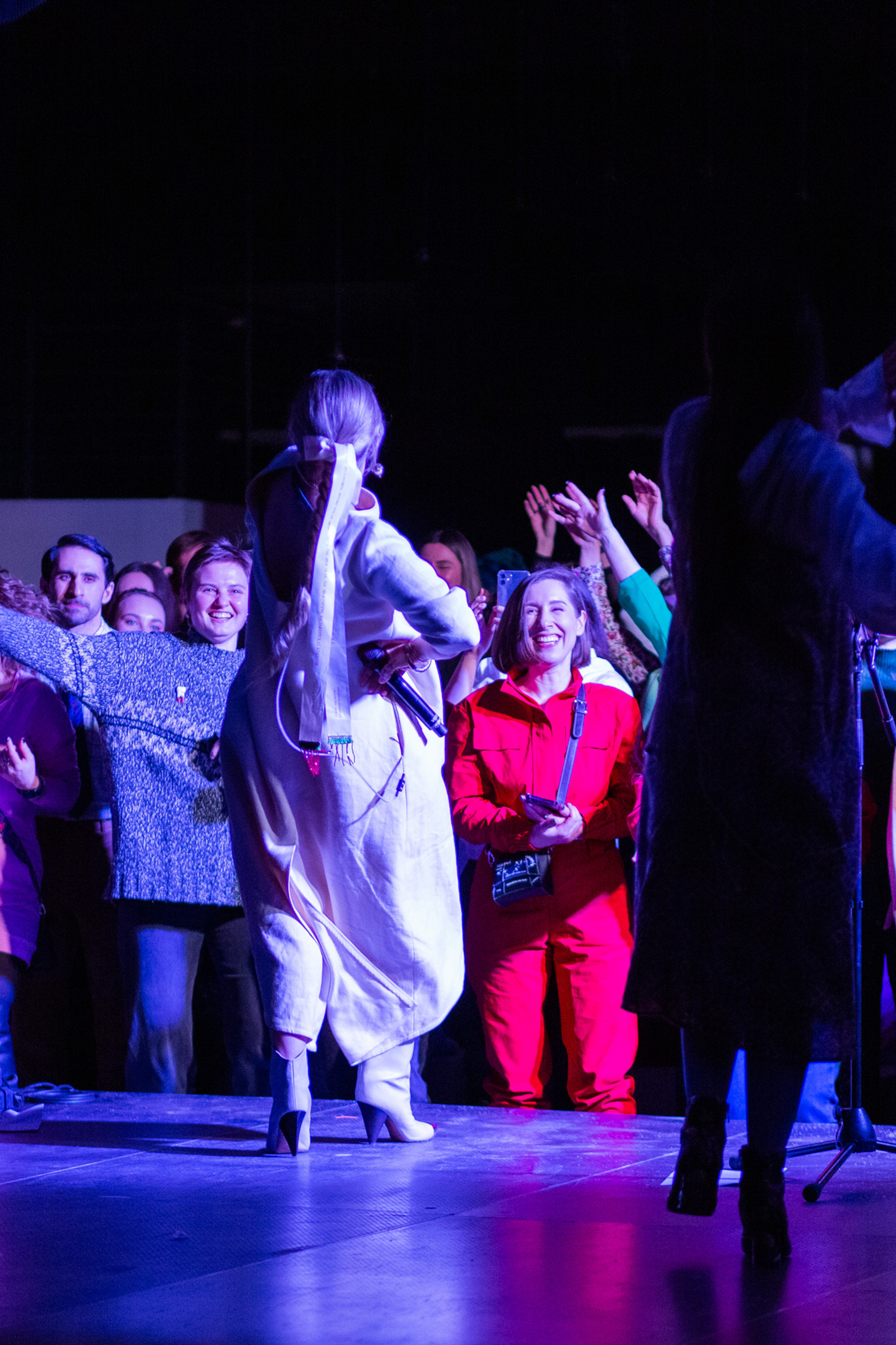 Портретный фотограф, свадебный фотограф, студийный фотограф, фотосессия Love Story, концертный фотограф, репортажный фотограф, коммерческий фотограф, фешн фотограф, международный фотограф, предметный фотограф