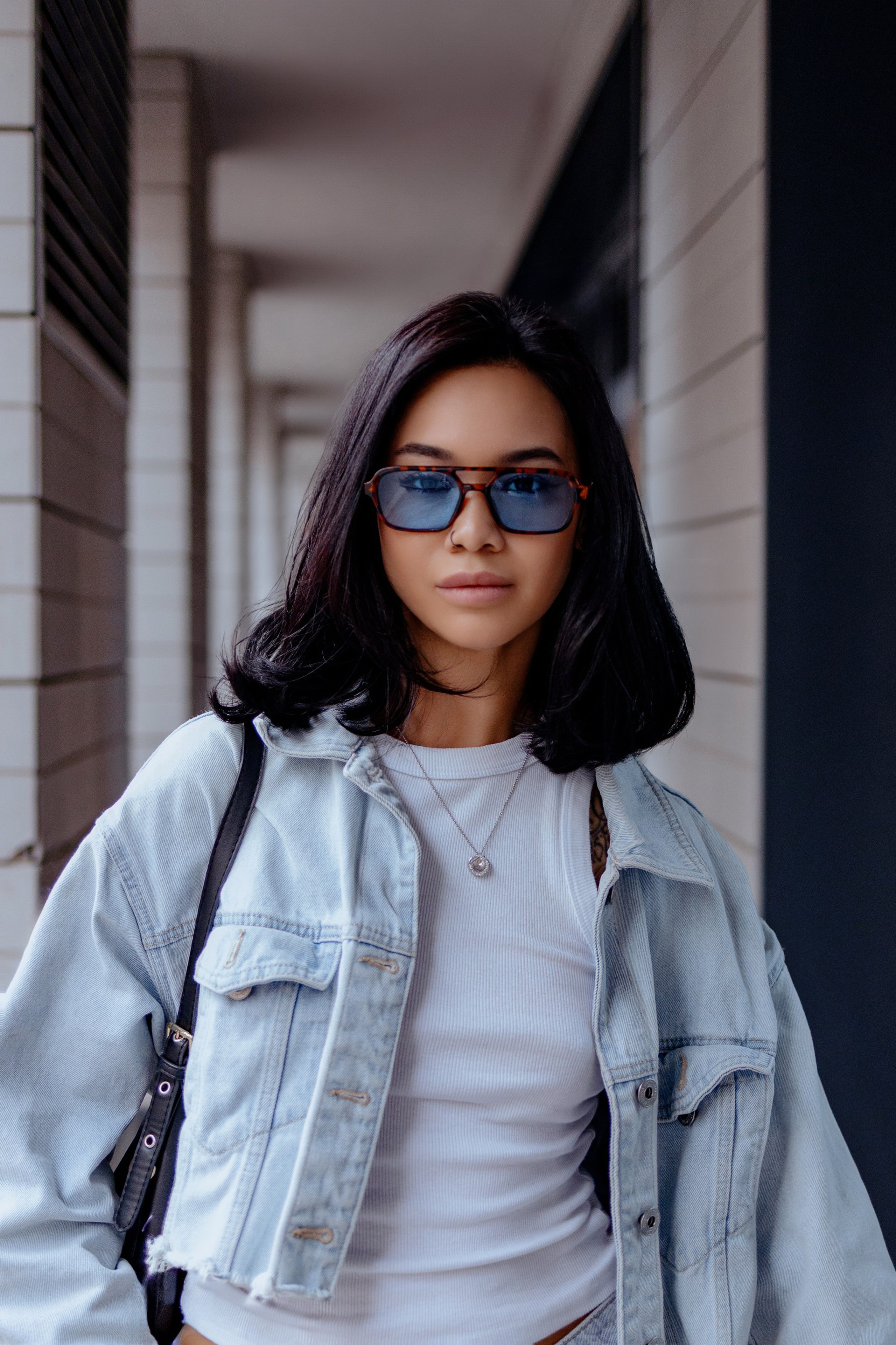 Атмосферное фото Леры в стиле street-fashion