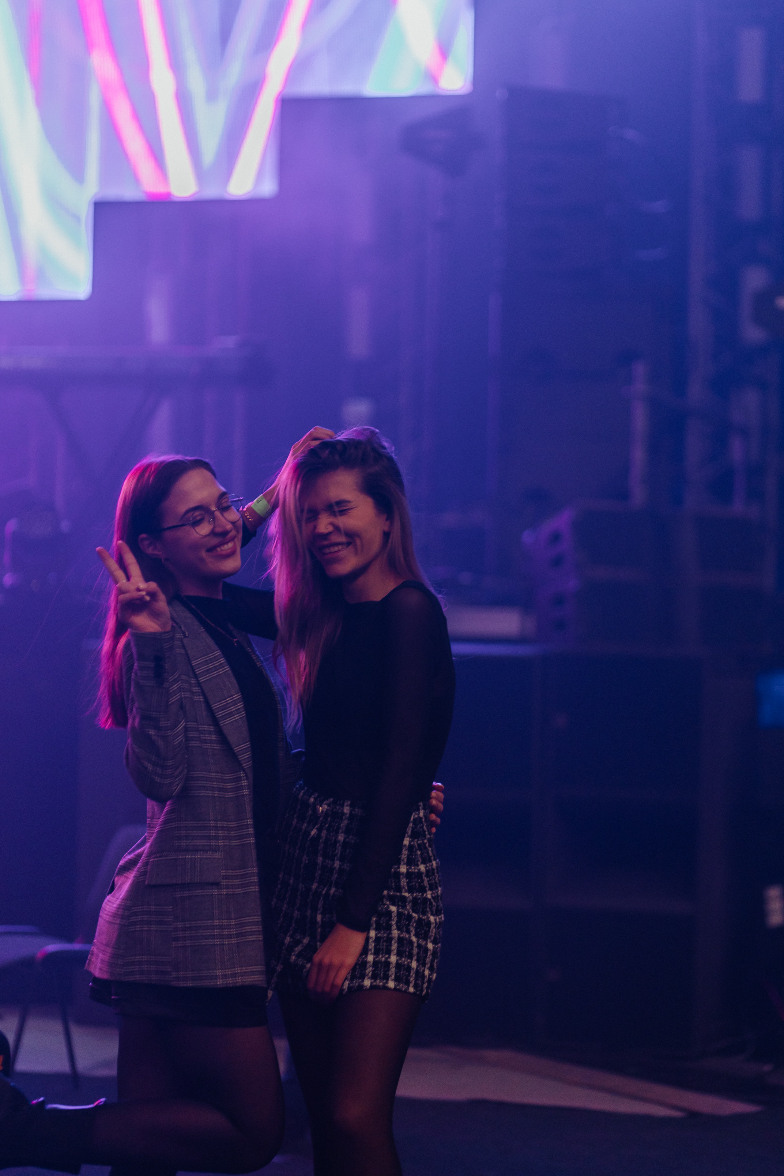 Портретный фотограф, свадебный фотограф, студийный фотограф, фотосессия Love Story, концертный фотограф, репортажный фотограф, коммерческий фотограф, фешн фотограф, международный фотограф, предметный фотограф