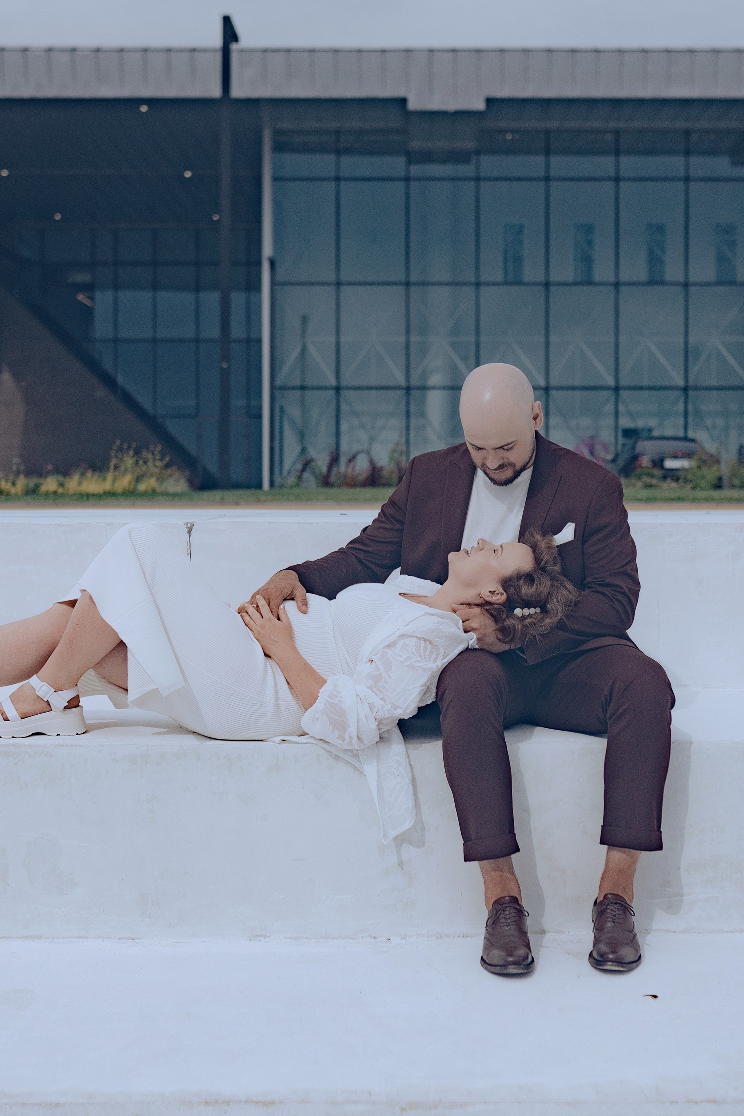 love story беременной пары в городе