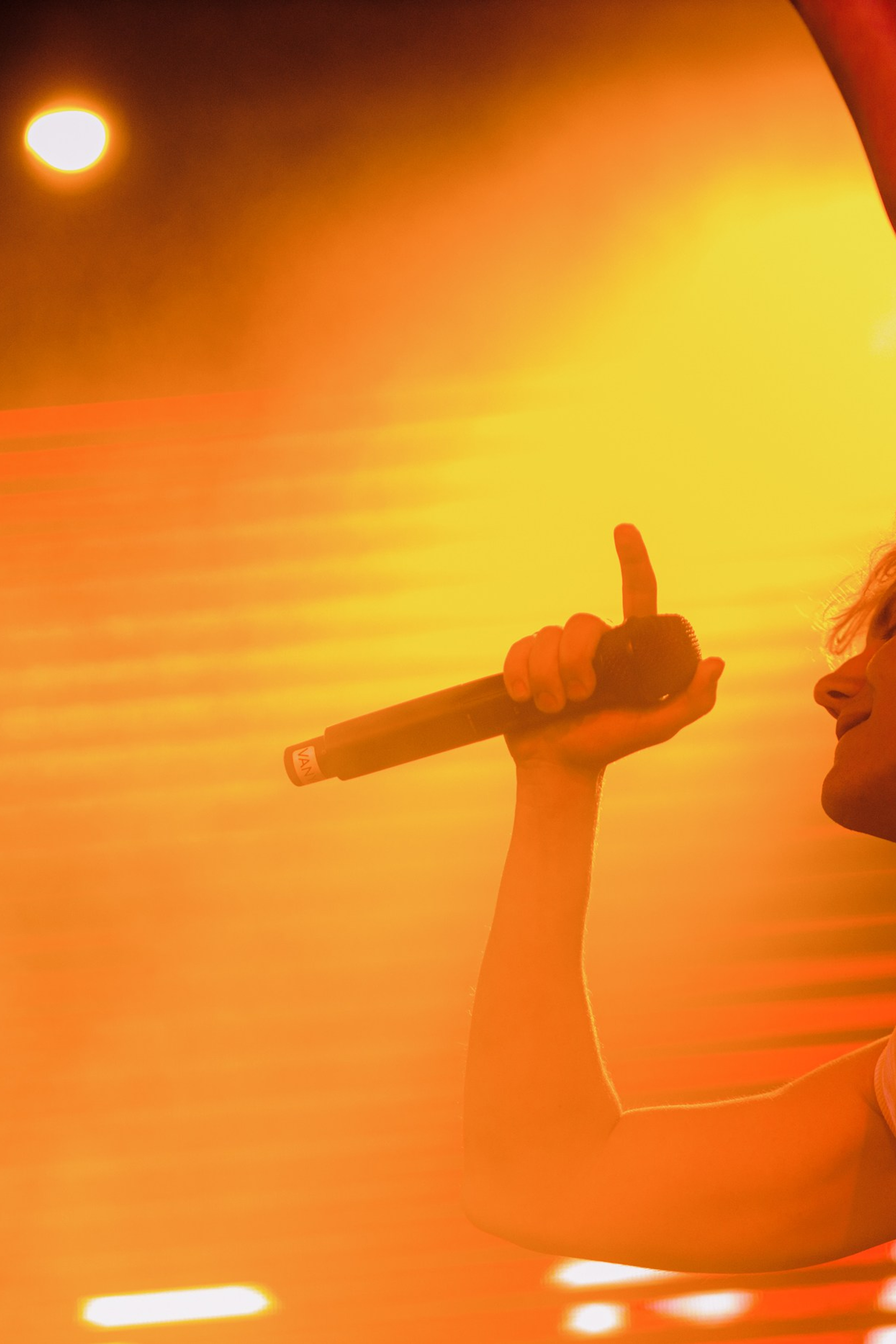 Ваня Дмитриенко в Roof Place. Фотограф и видеограф в Санкт-Петербурге Александра Флотская