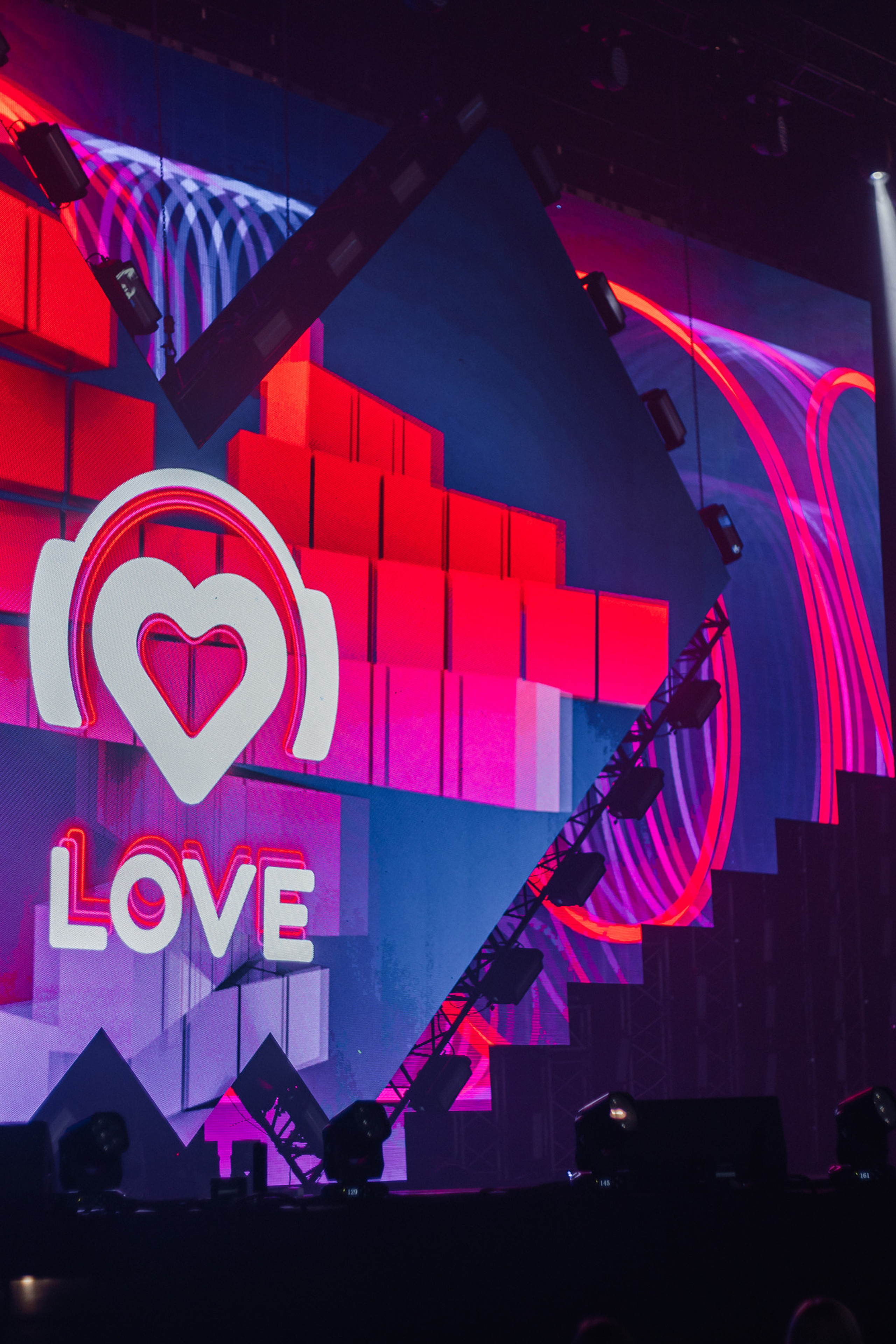 Портретный фотограф, свадебный фотограф, студийный фотограф, фотосессия Love Story, концертный фотограф, репортажный фотограф, коммерческий фотограф, фешн фотограф, международный фотограф, предметный фотограф