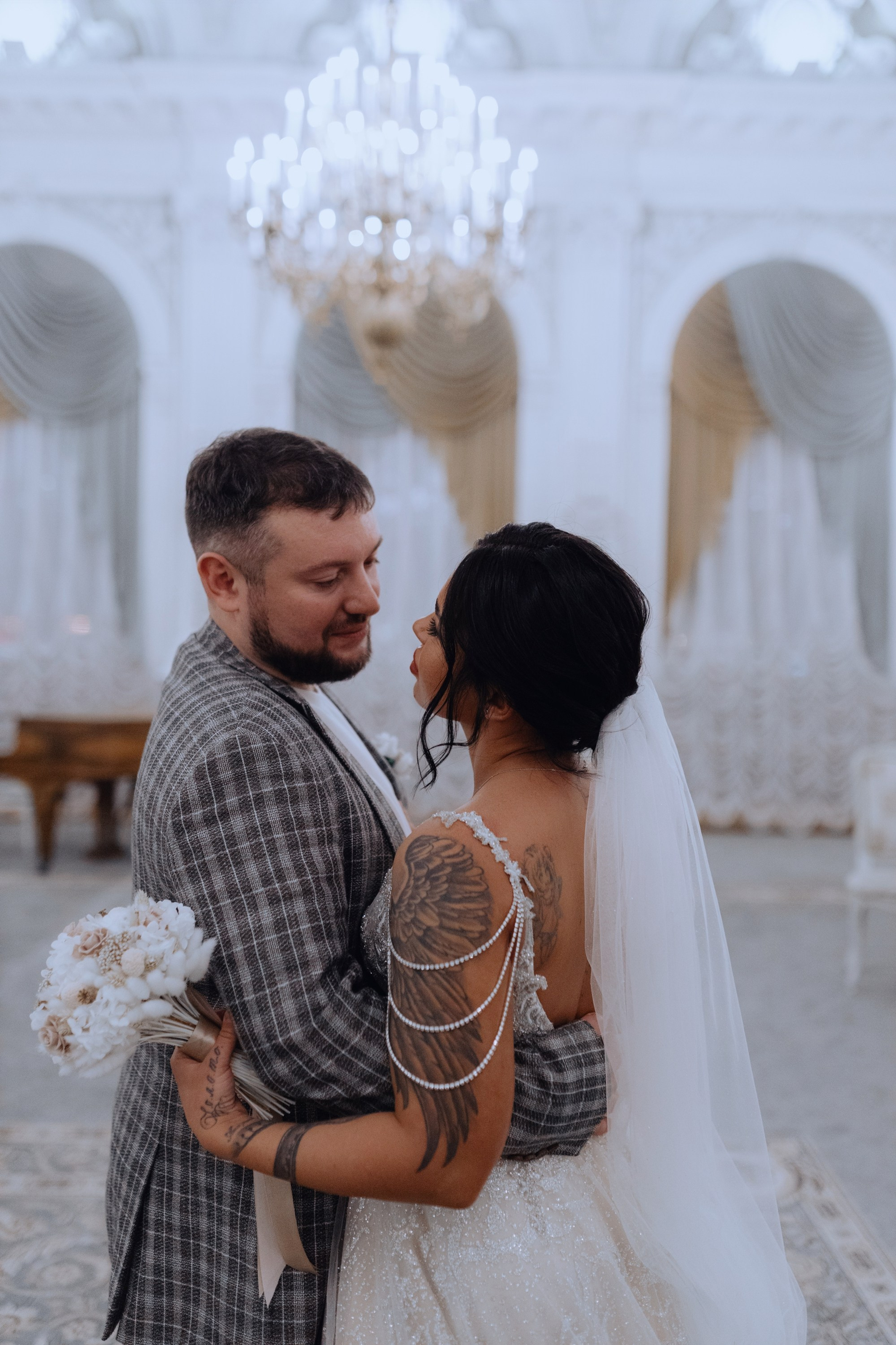 свадебный портрет зимой на улице