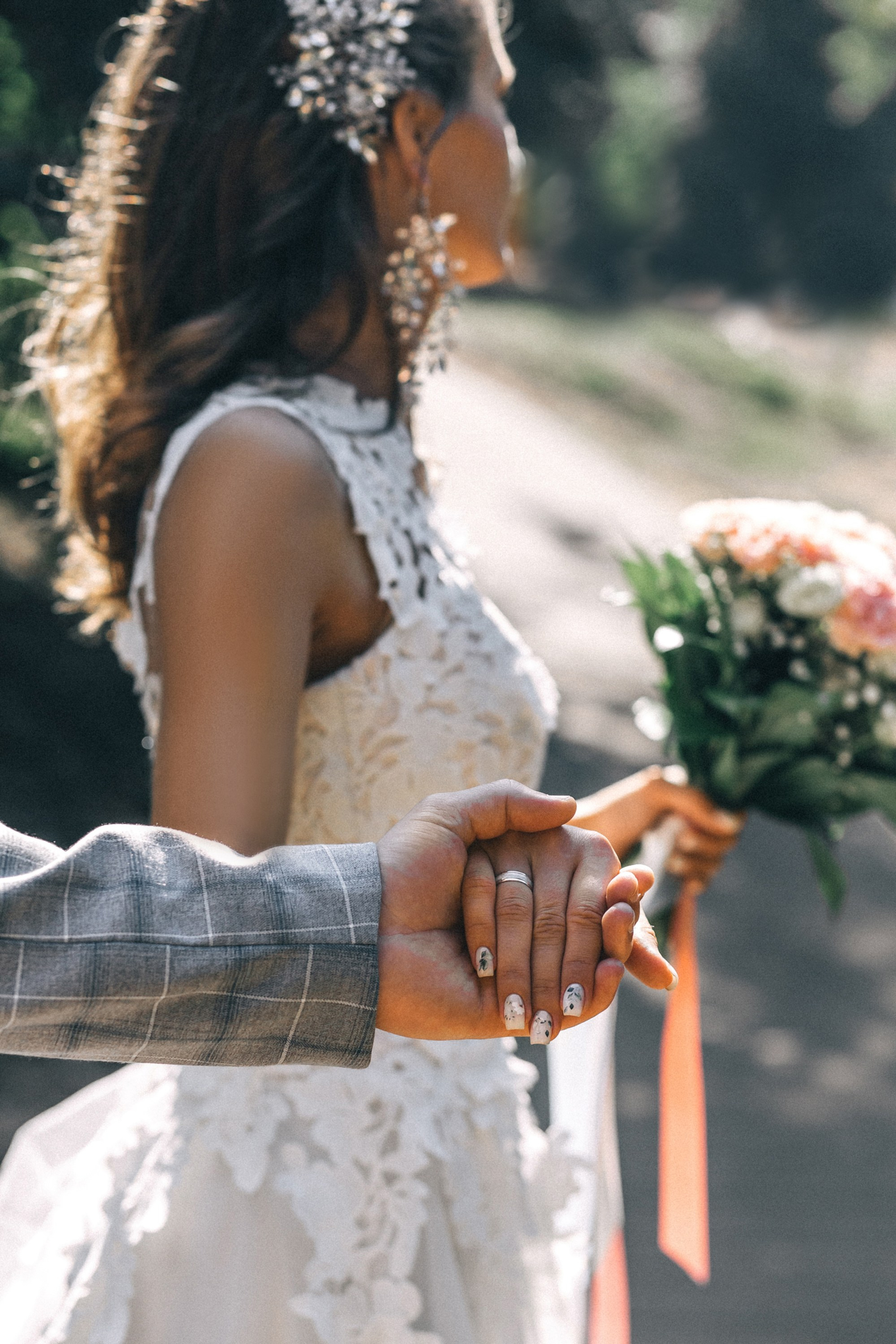 свадебная фотосъёмка летом на свежем воздухе