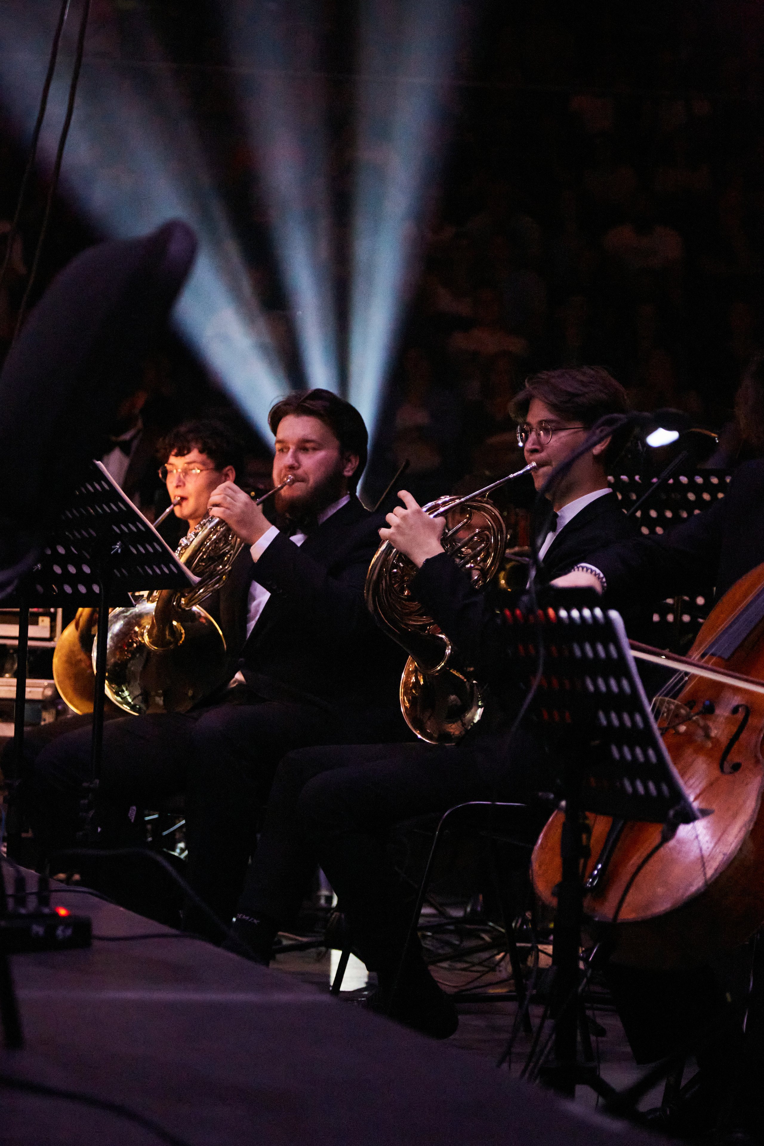 Портретный фотограф, свадебный фотограф, студийный фотограф, фотосессия Love Story, концертный фотограф, репортажный фотограф, коммерческий фотограф, фешн фотограф, международный фотограф, предметный фотограф